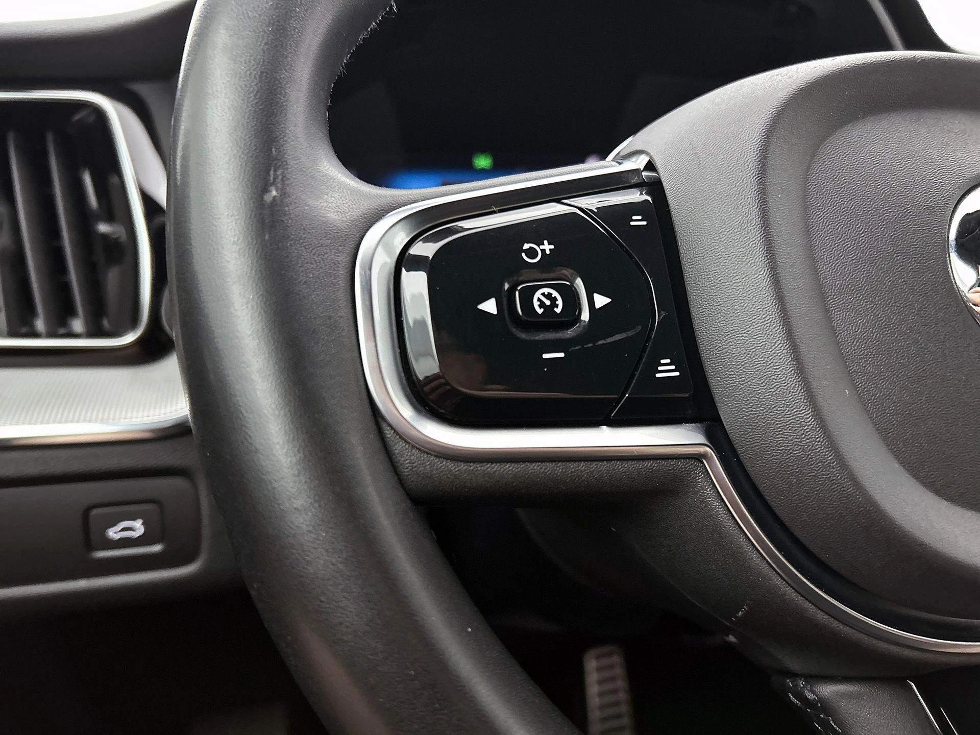 Volvo XC60 2.0 B4 R-Design