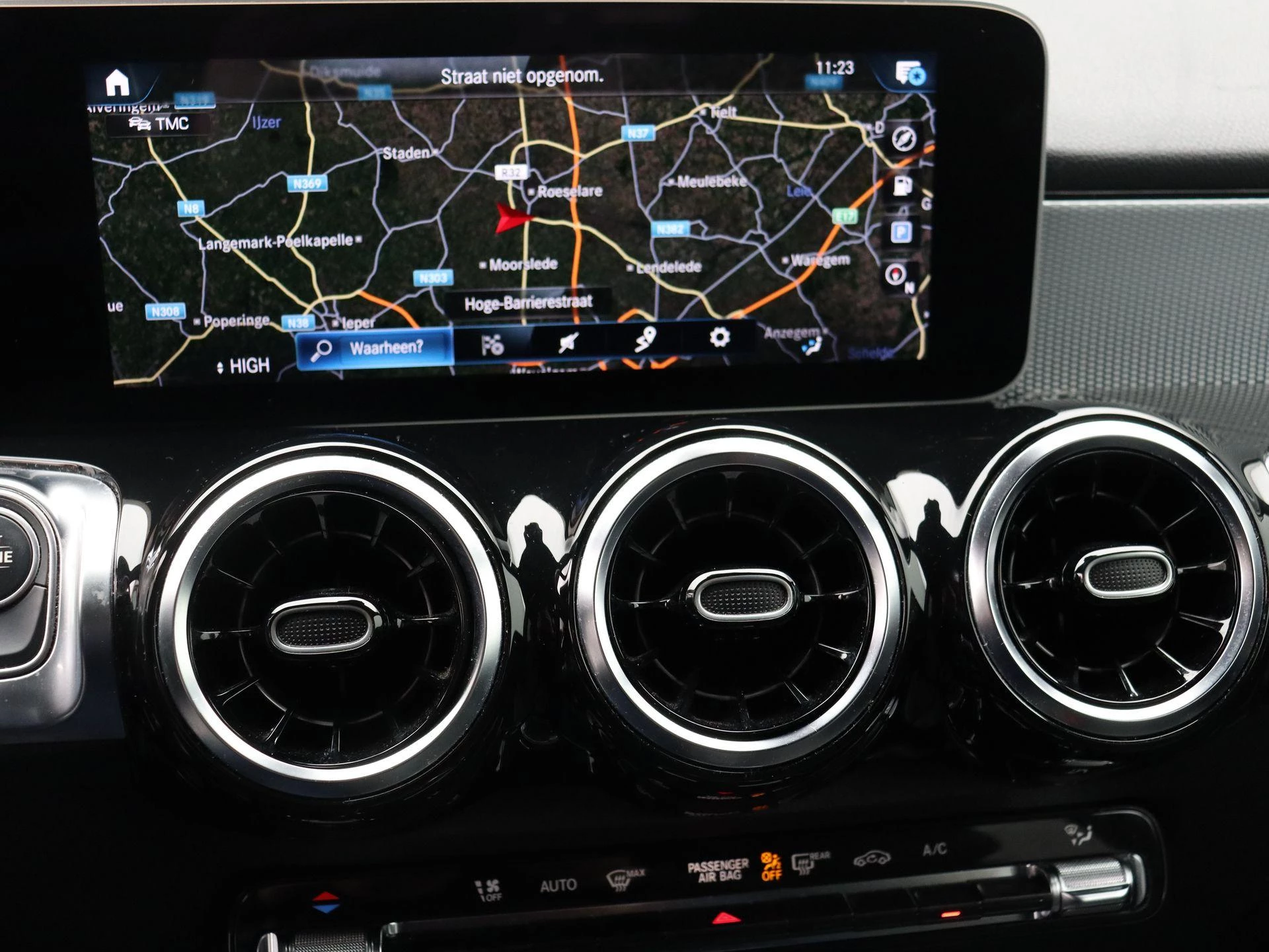 Mercedes-Benz GLB 200 Business Solution + CARPLAY + LED + CAMERA +