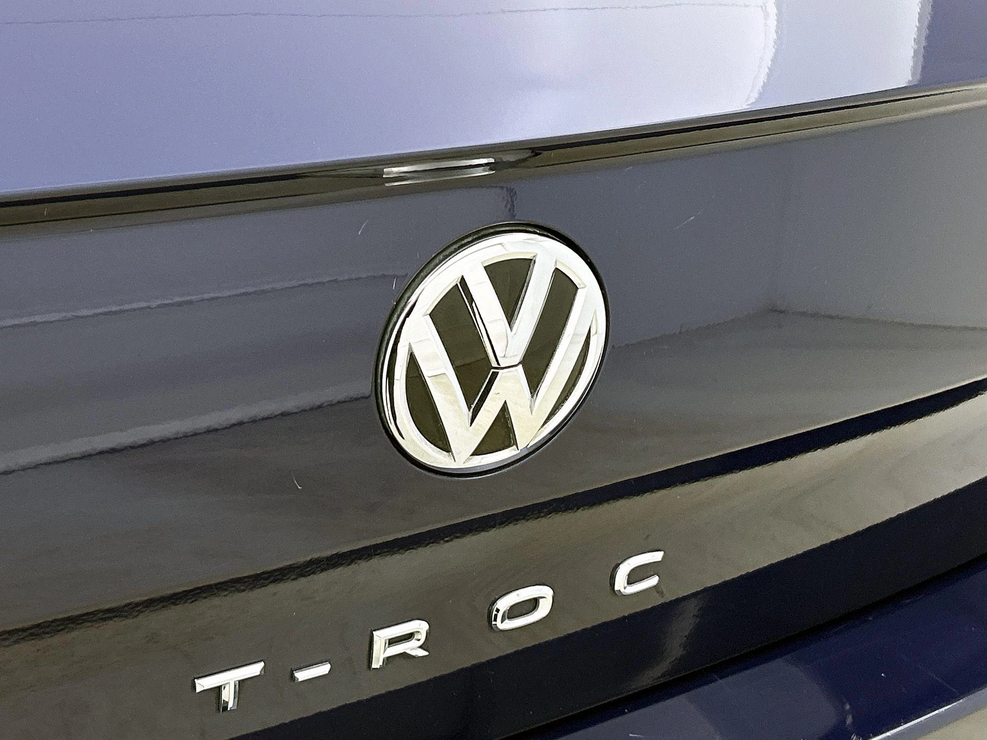 Volkswagen-T-Roc-image-13