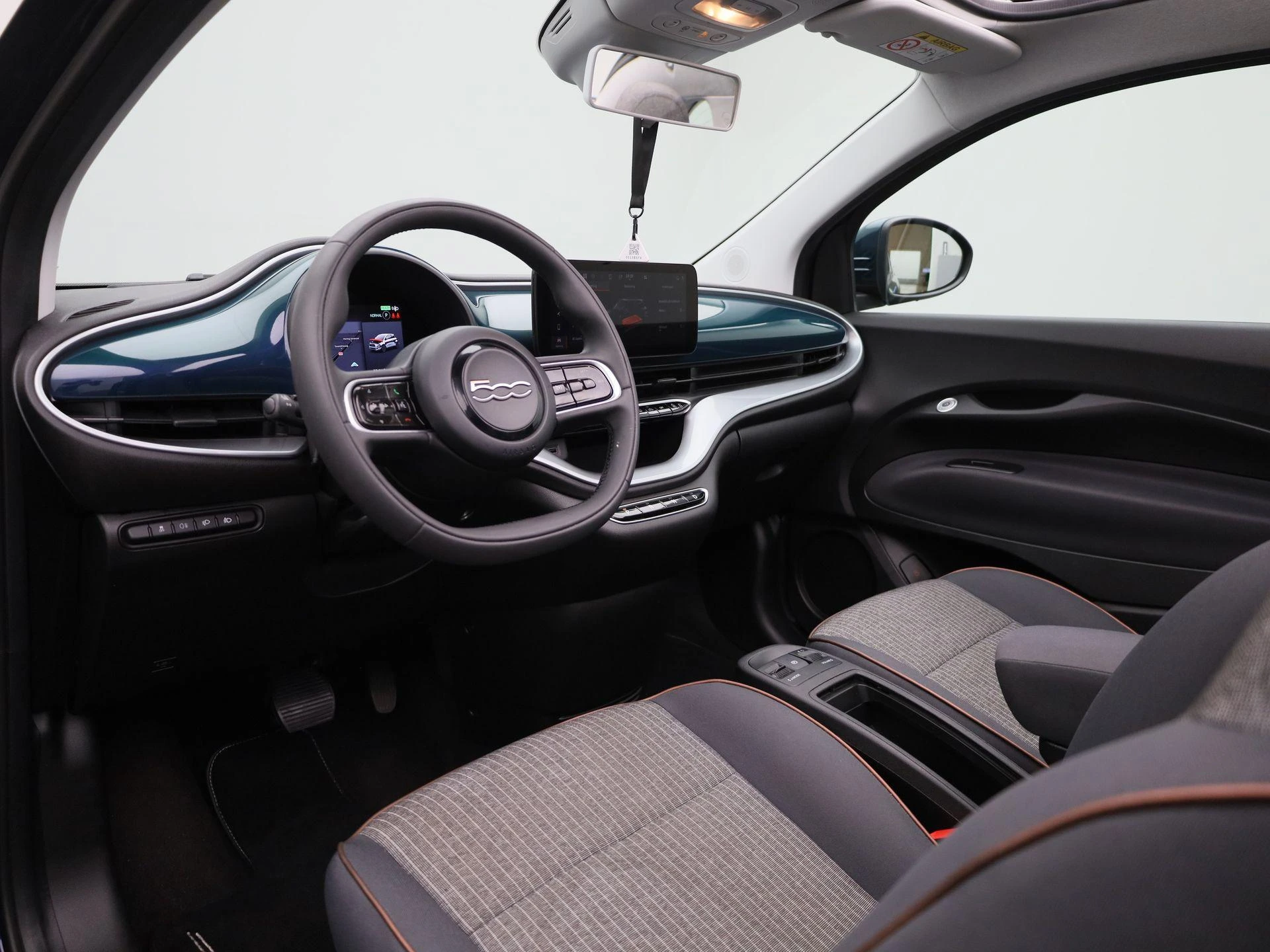 Fiat-500e-image-30