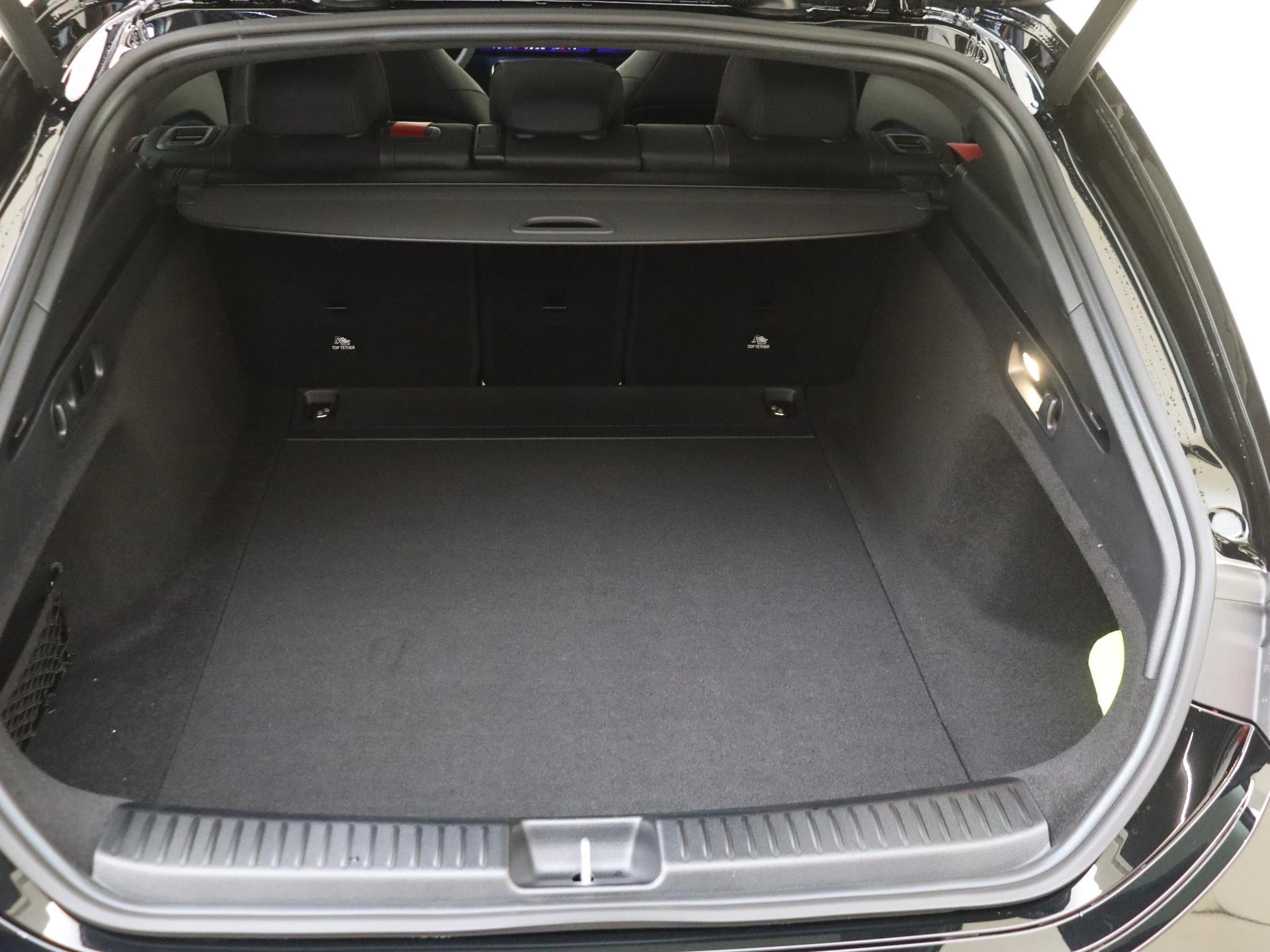 Mercedes-Benz-CLA-image-26