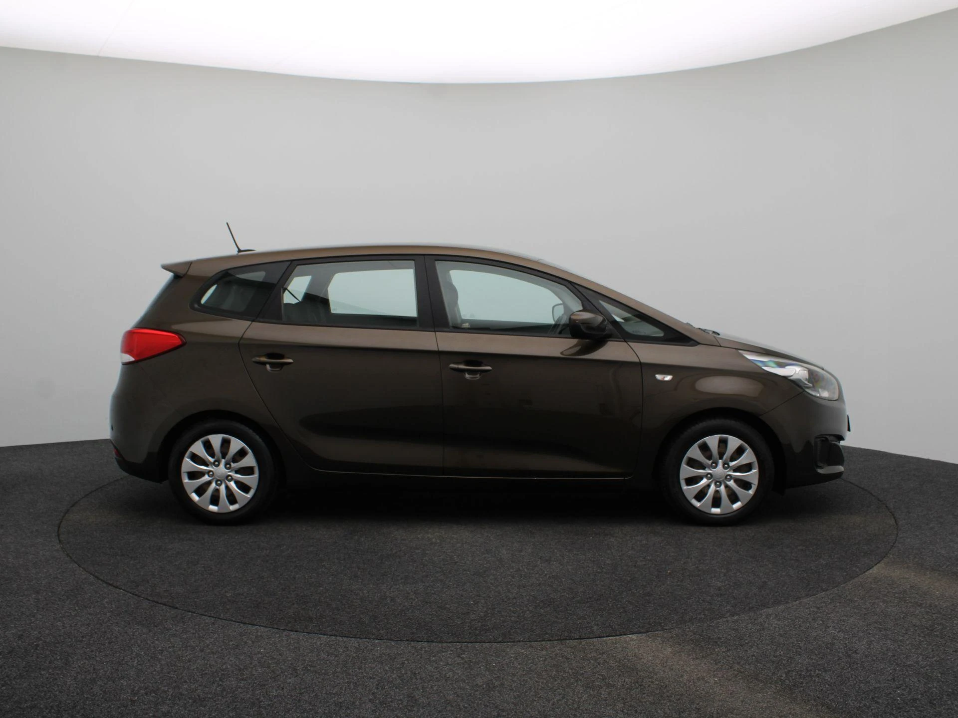 Kia Carens 1.6 GDi First Edition