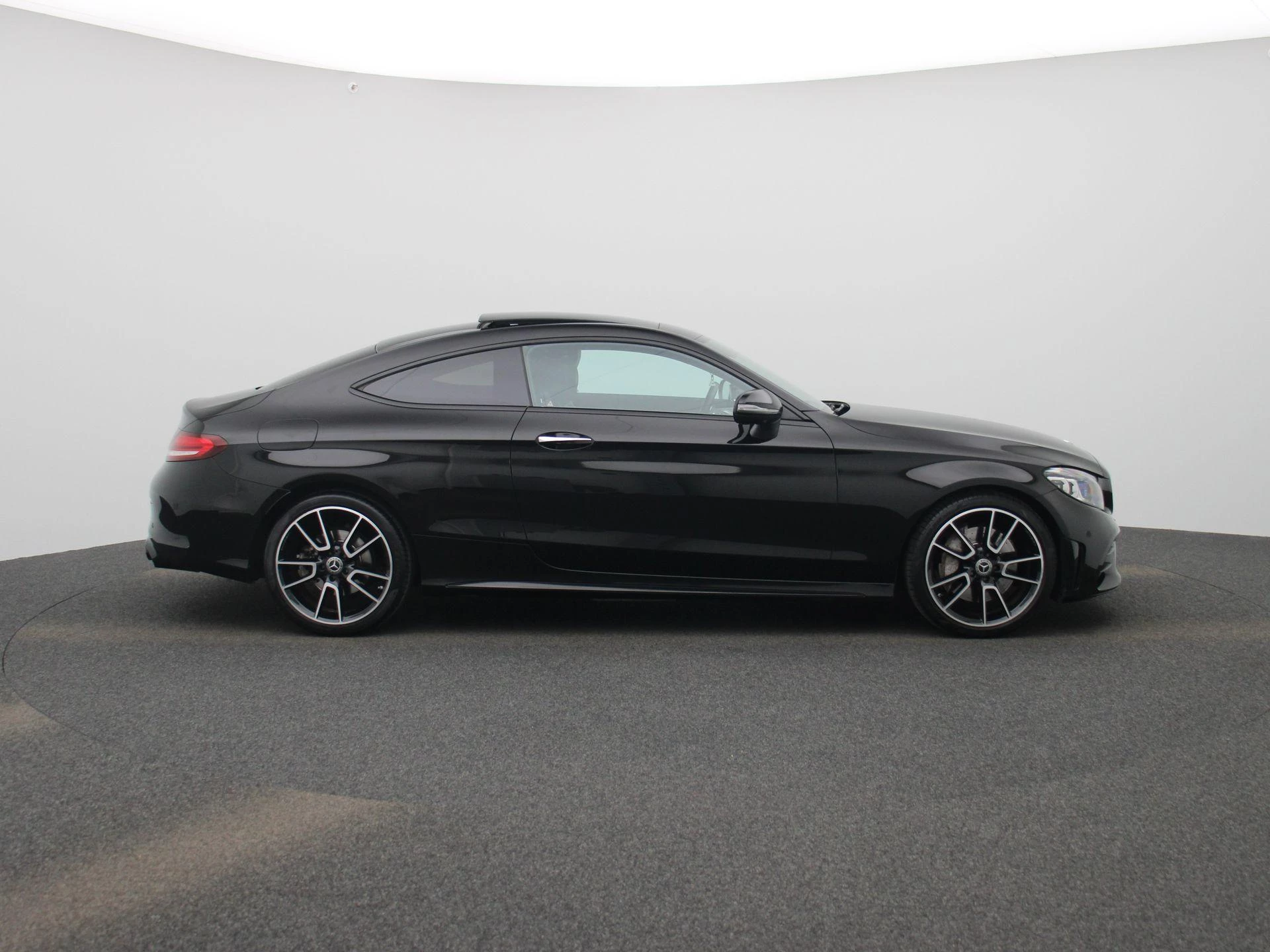 Mercedes-Benz-C-Klasse-image-5