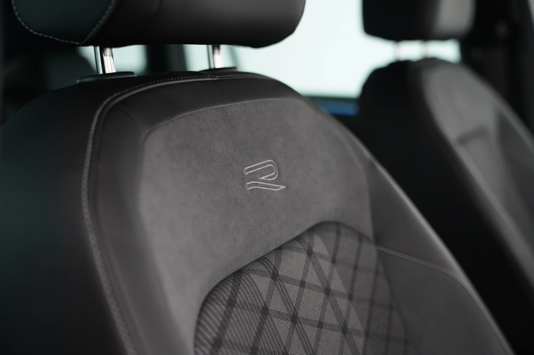 Volkswagen-Tiguan-image-27