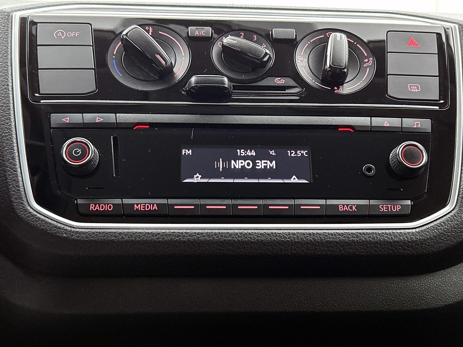 Volkswagen-up!-image-5