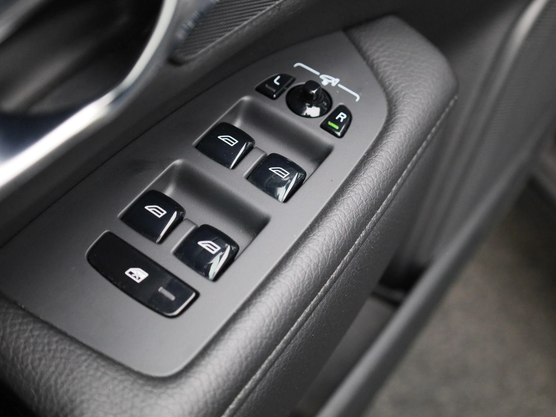 Volvo-V90-image-34