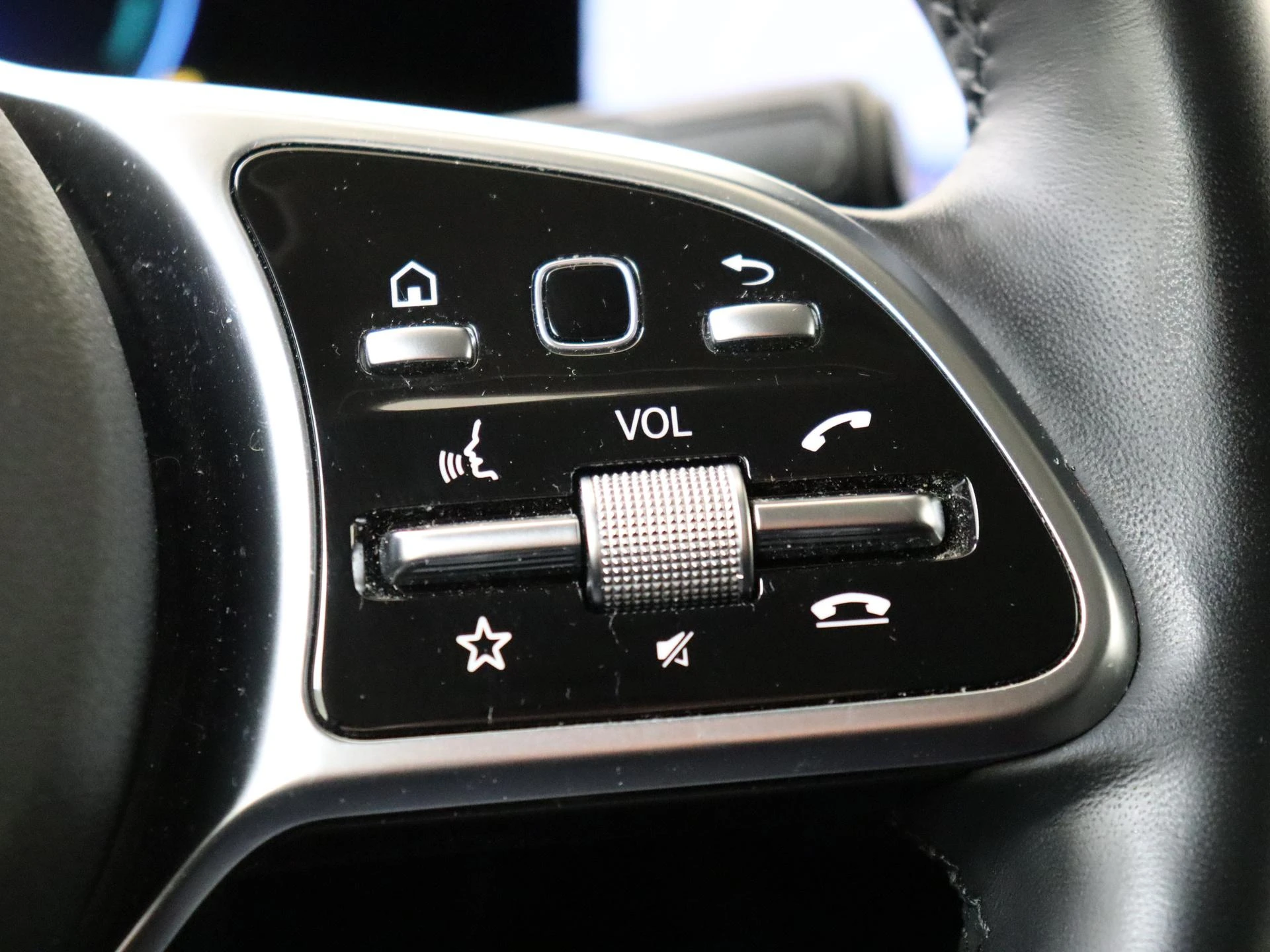 Mercedes-Benz-A-Klasse-image-12