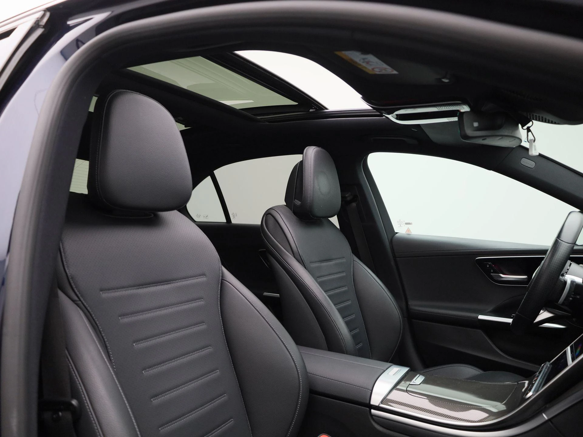 Mercedes-Benz-C-Klasse-image-48