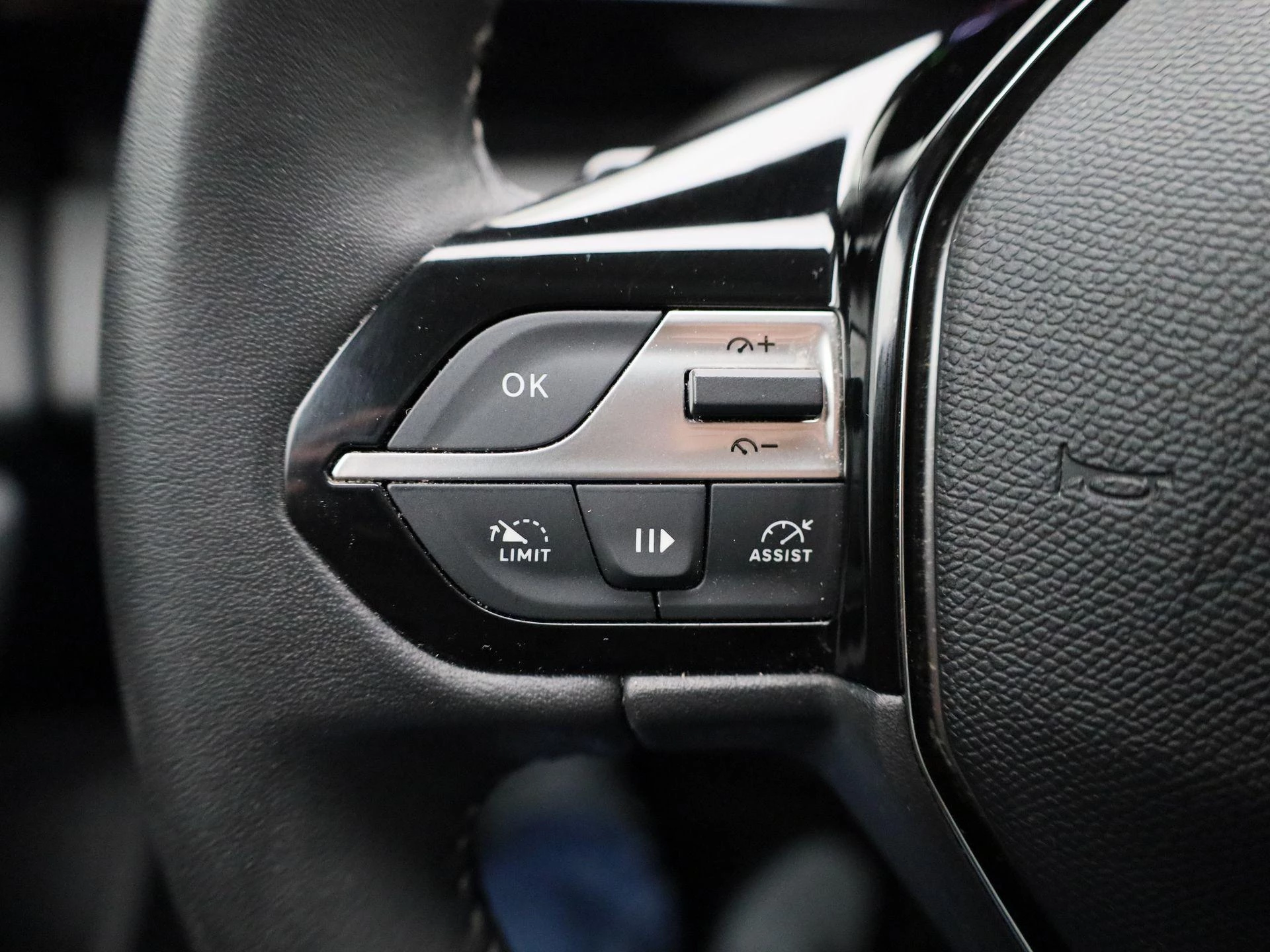 Peugeot-308-image-16