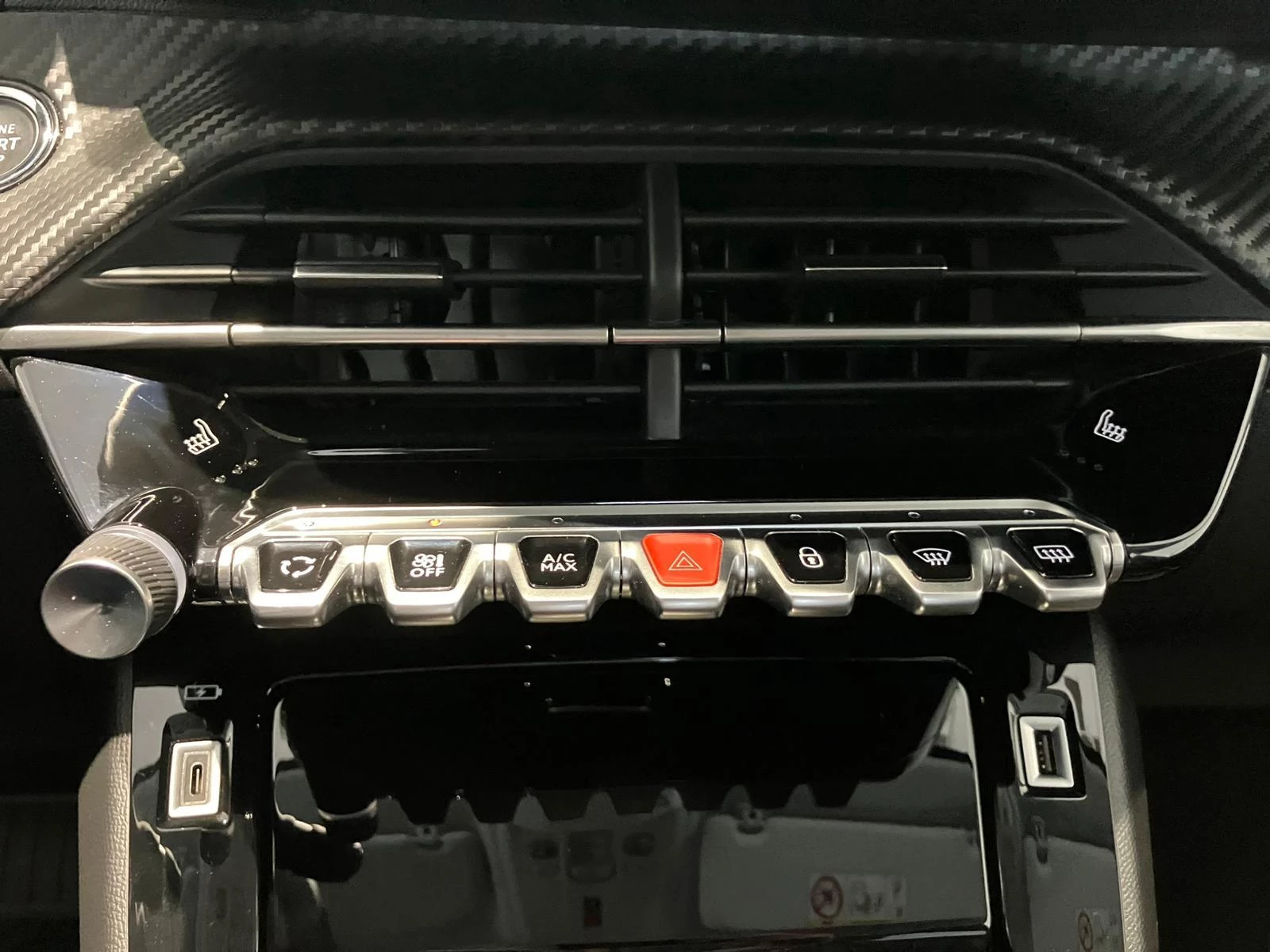 Peugeot-e-208-image-22