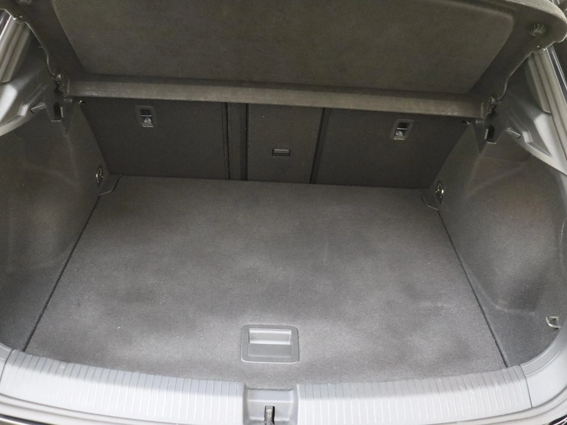 Volkswagen-T-Roc-image-27