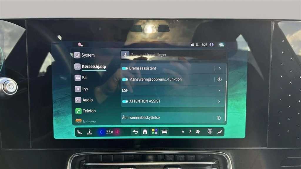 Mercedes-Benz-CLA-image-17