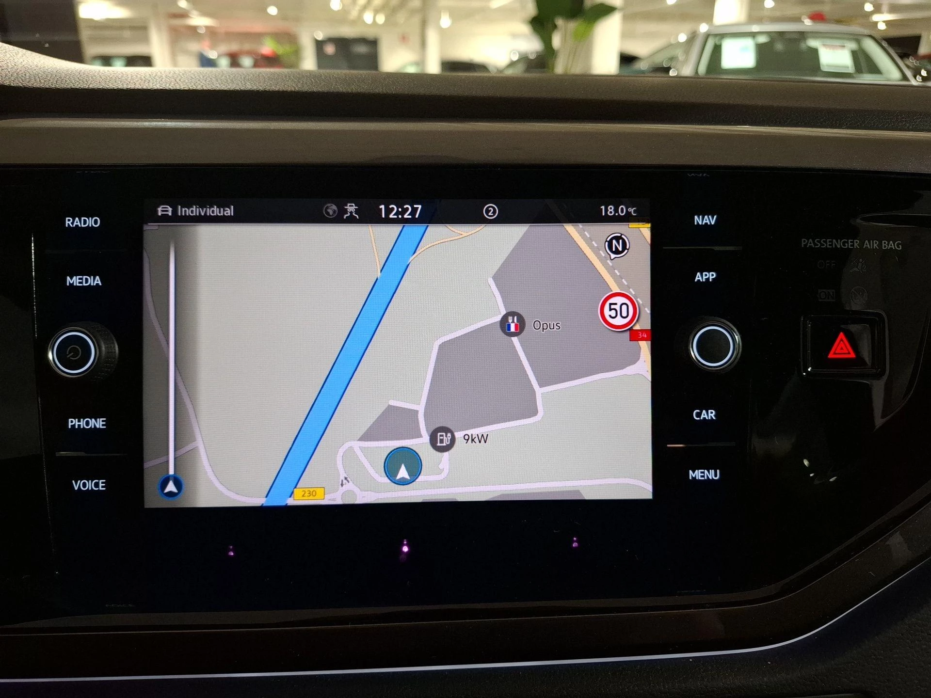 Volkswagen-Polo-image-2