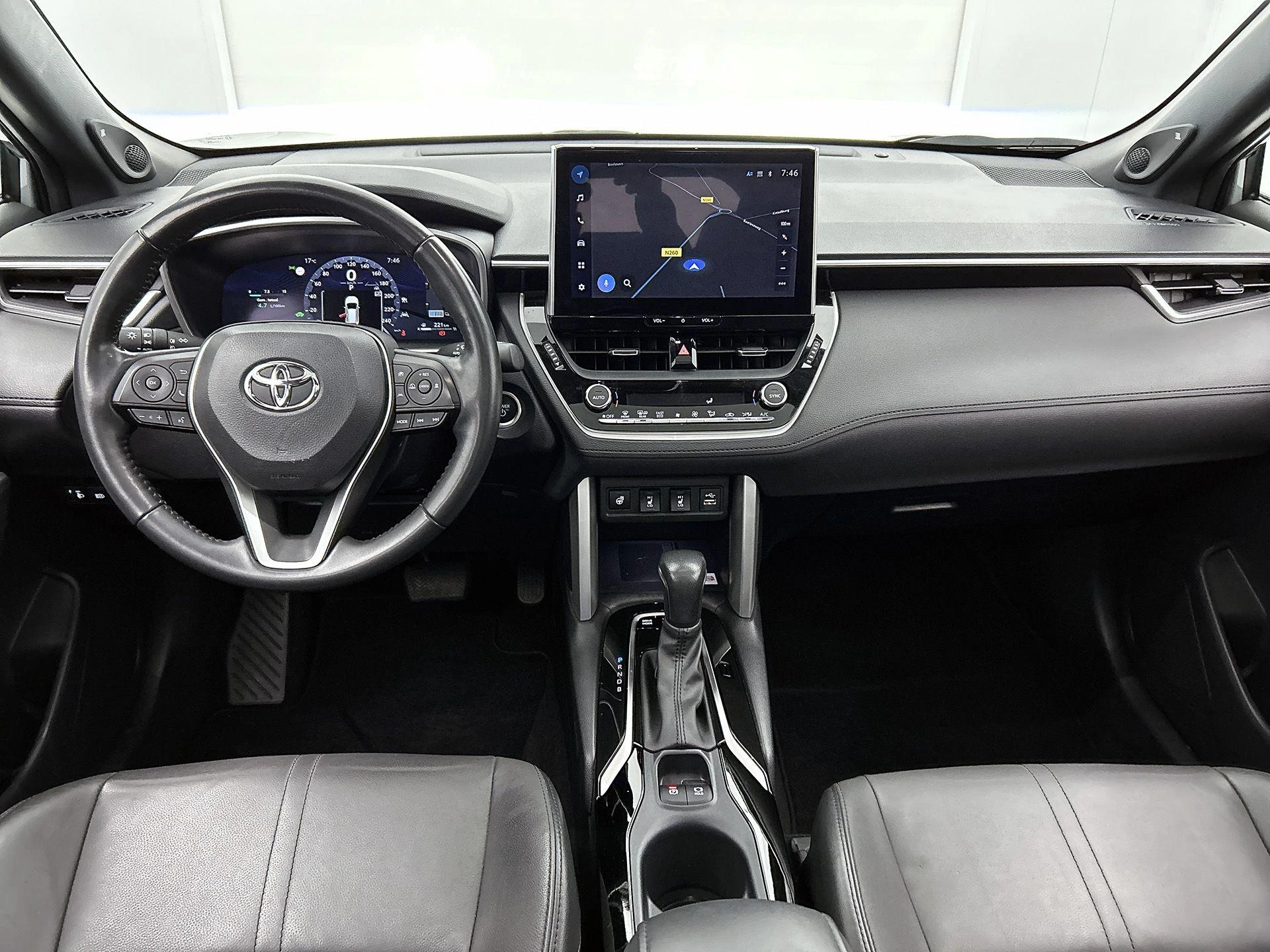 Toyota-Corolla Cross-image-17
