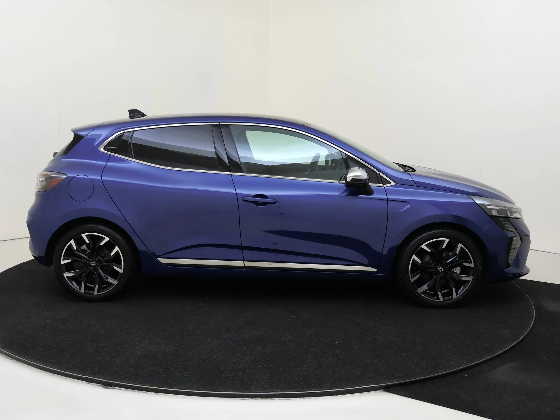 Renault-Clio-image-8
