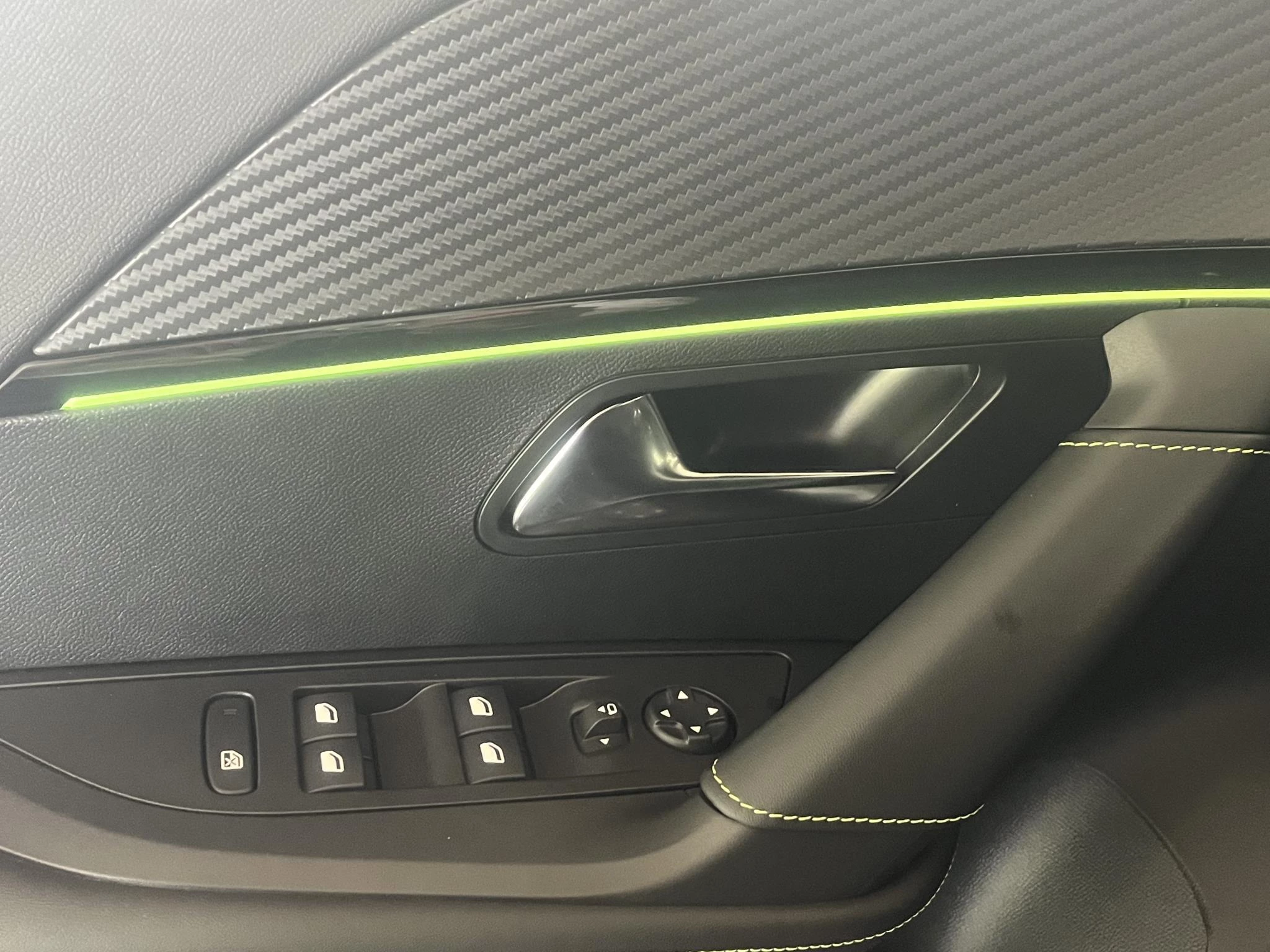 Peugeot e-2008 EV GT 50 kWh
