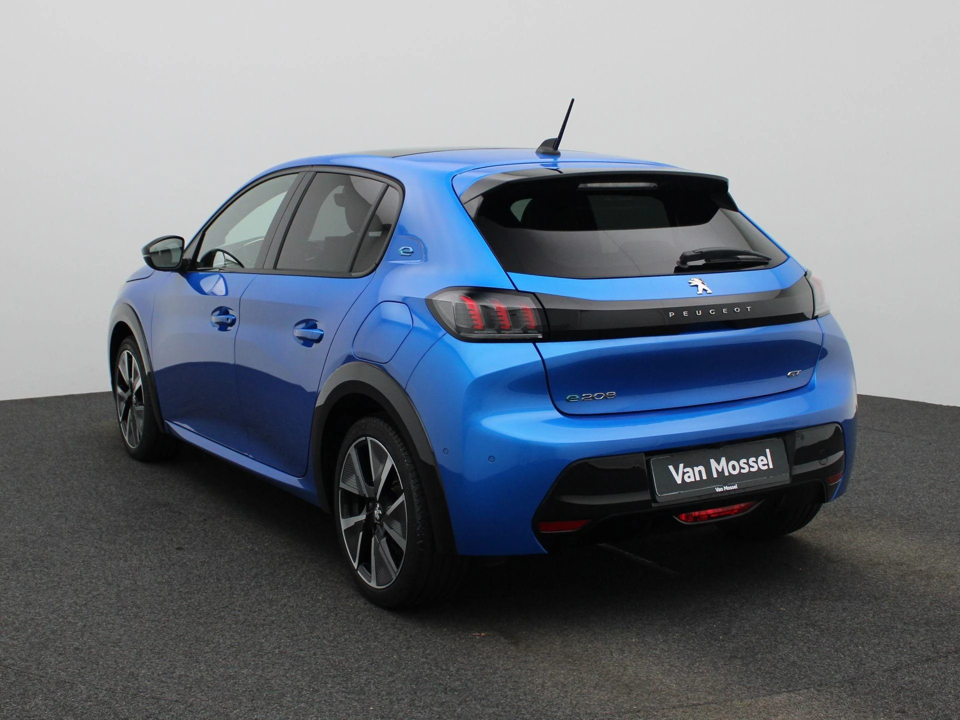 Peugeot-e-208-image-1