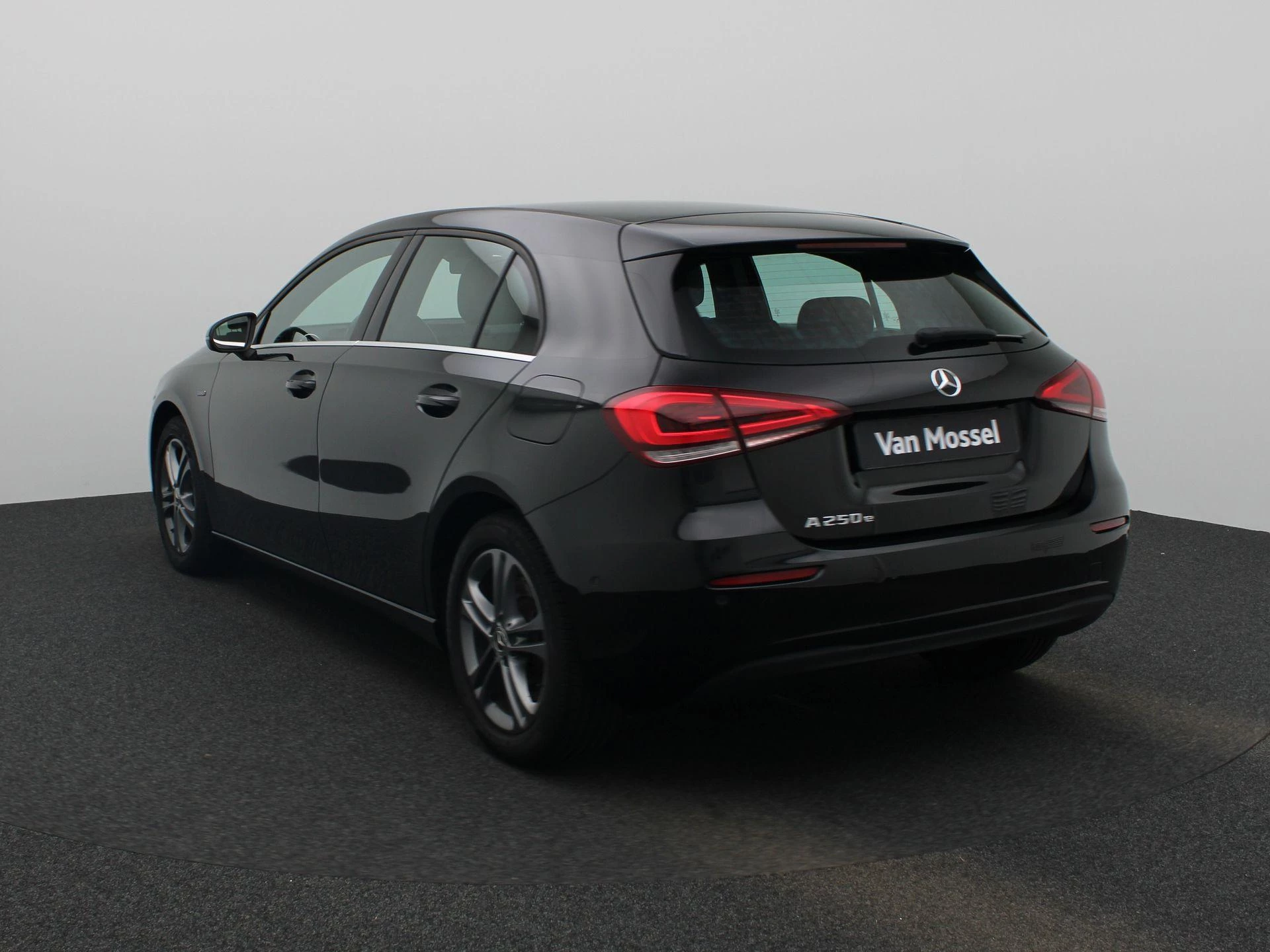 Mercedes-Benz-A-Klasse-image-3