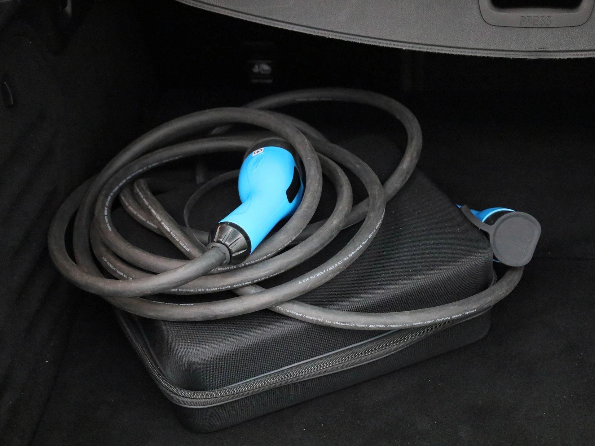 Renault-Megane E-Tech-image-11