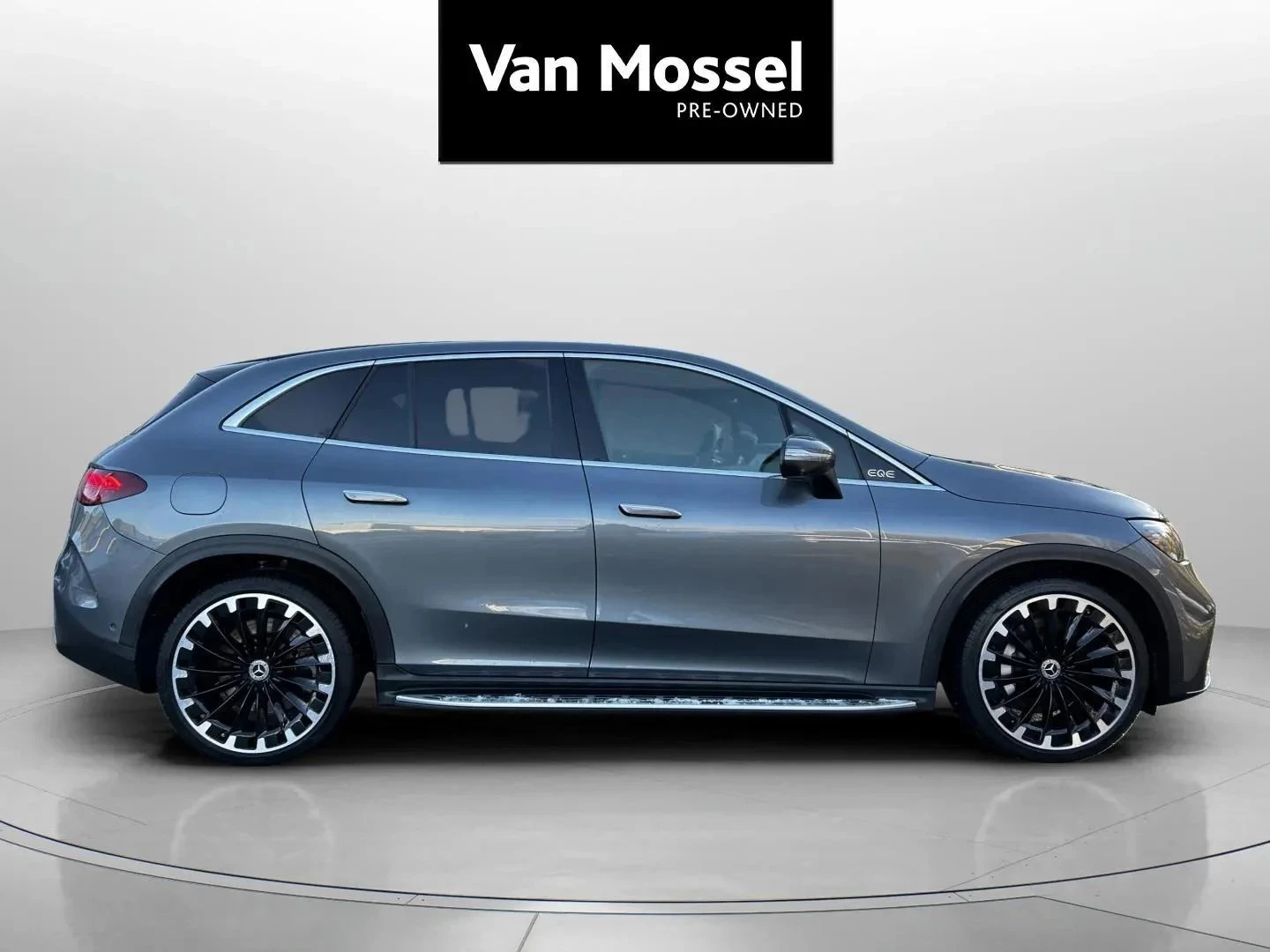 Mercedes-Benz-EQE-image-3