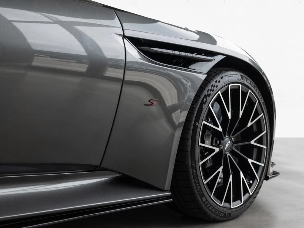 Aston Martin DB12 S Volante Aston Martin Hamburg