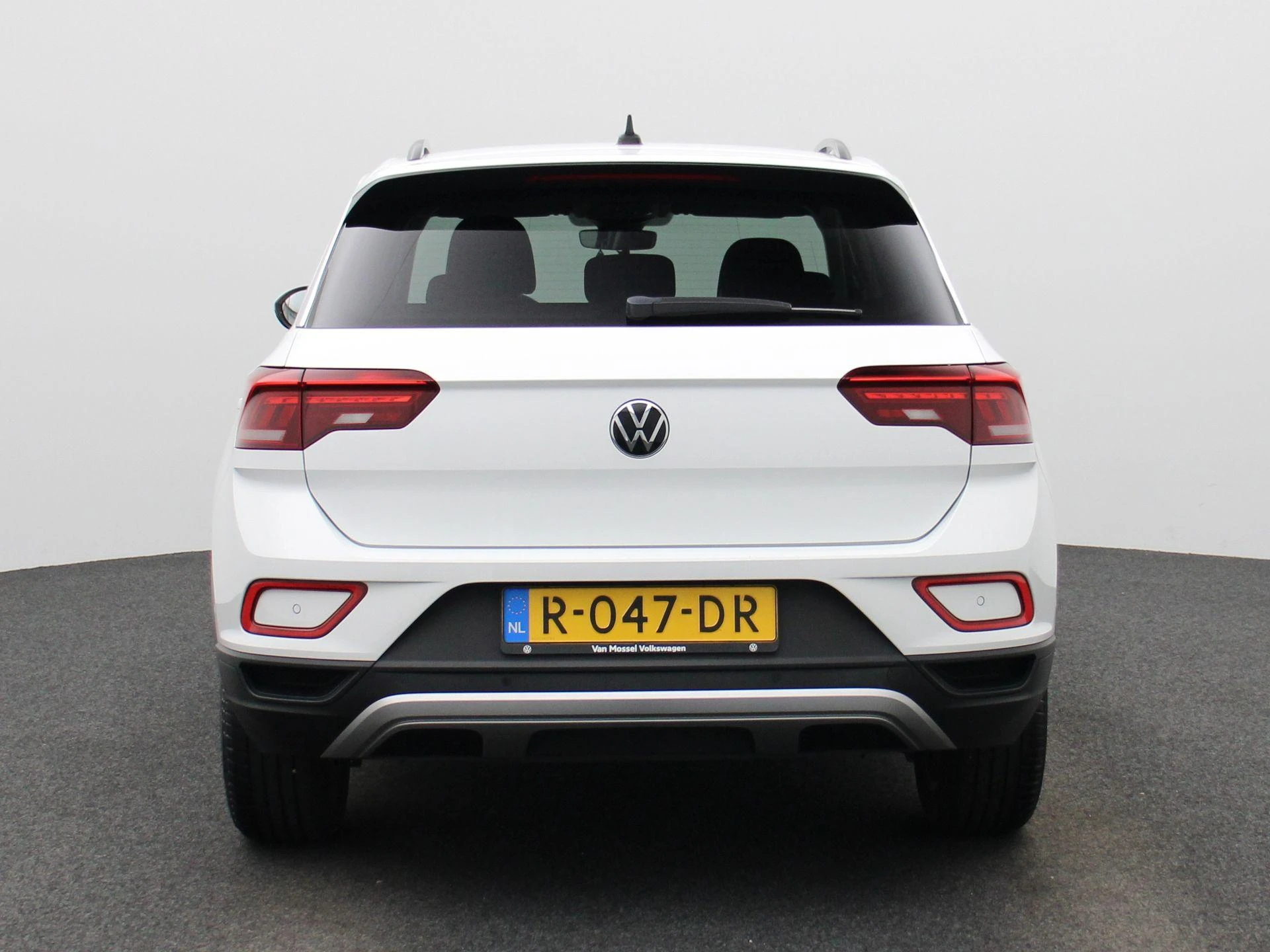 Volkswagen-T-Roc-image-4