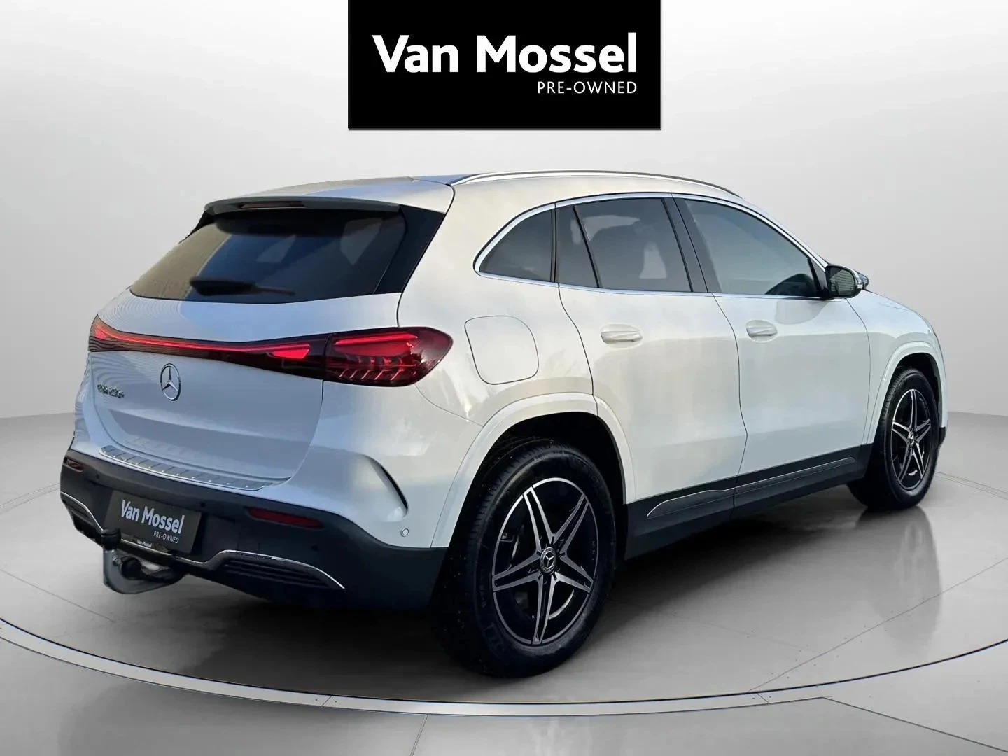 Mercedes-Benz-EQA-image-5