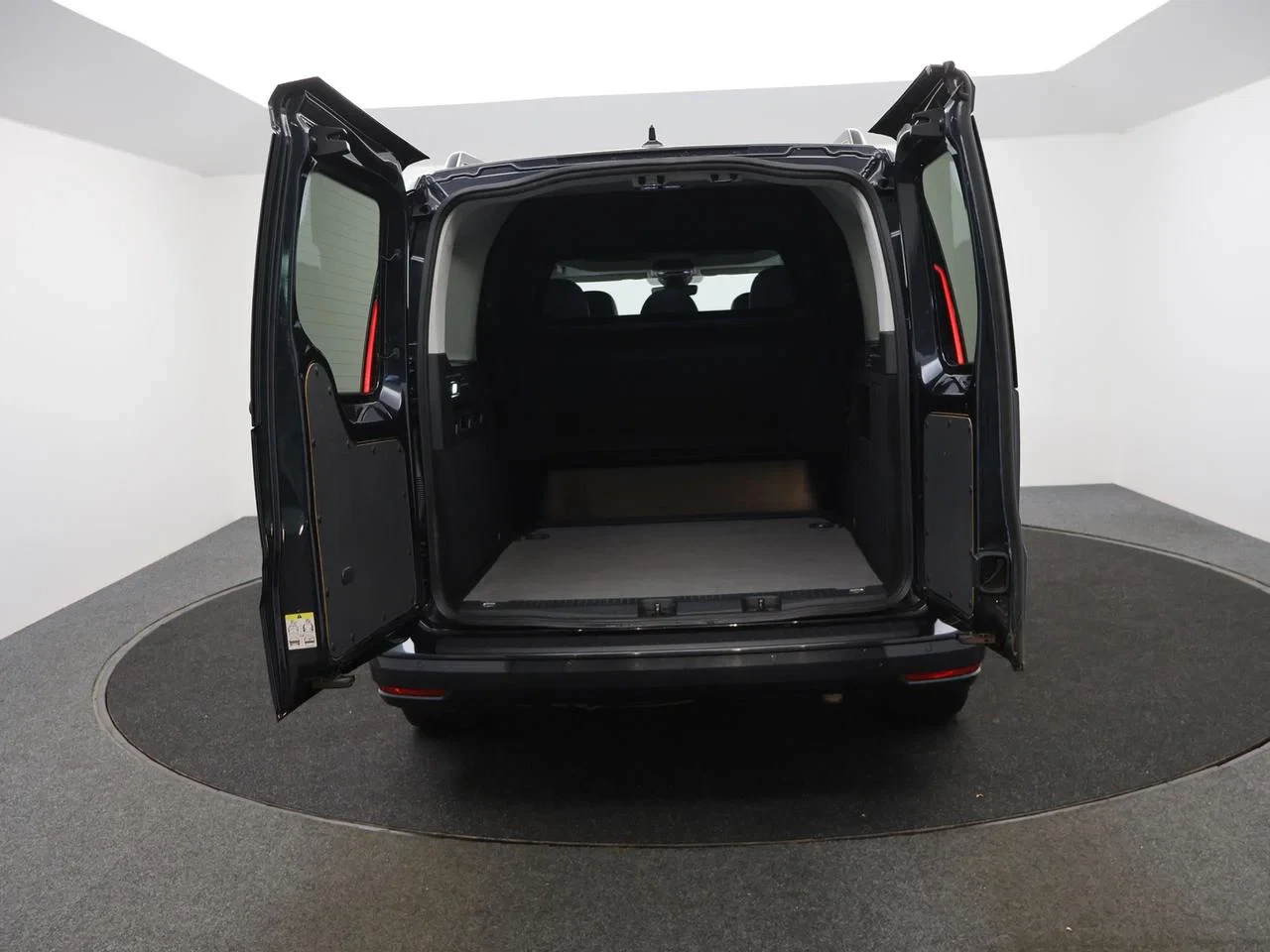 Volkswagen-Caddy-image-6