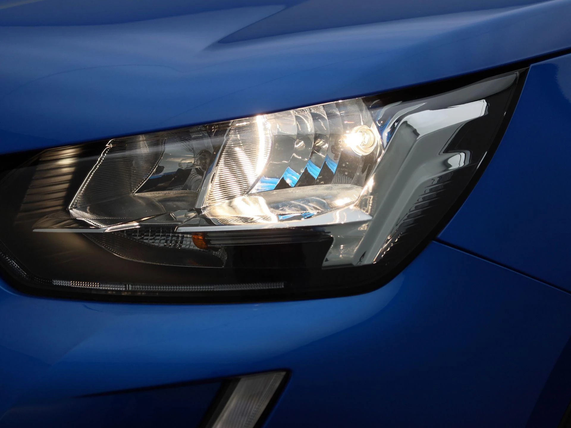 Peugeot-e-2008-image-16