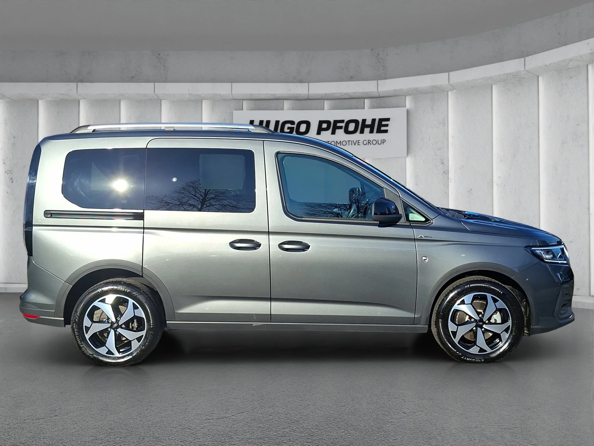Ford Tourneo Connect Active 2.0 EB Aut. | LED | AHK | Pano | RFK | SHZ | LMF