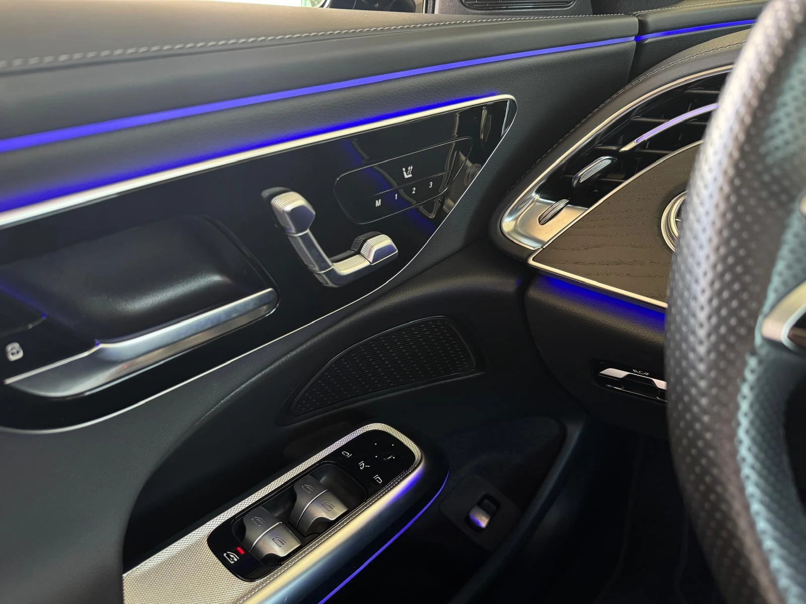 Mercedes-Benz-E-Klasse-image-14
