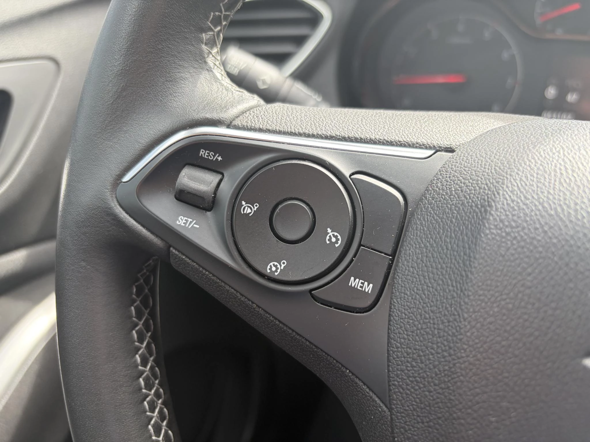 Opel-Grandland X-image-13