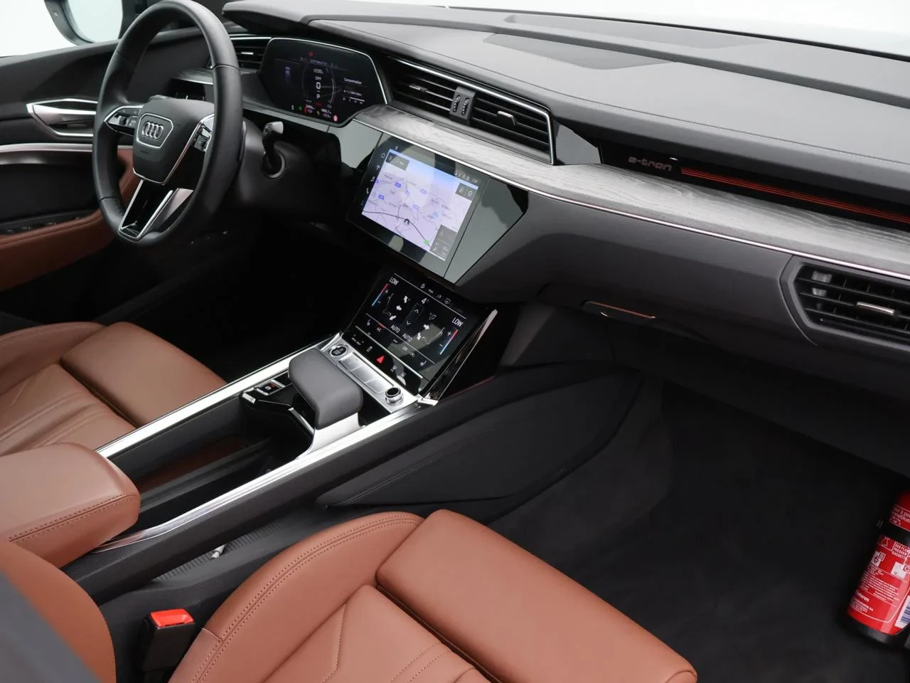 Audi e-tron Sportback Audi e-tron Sportback S-line 55 quattro 408PK *BRUINE LEDER*NAVI*APP CONNECT*BLTH*CRUISE*SPORTZETELS*CAMERA*ZETELVERWARMING*...