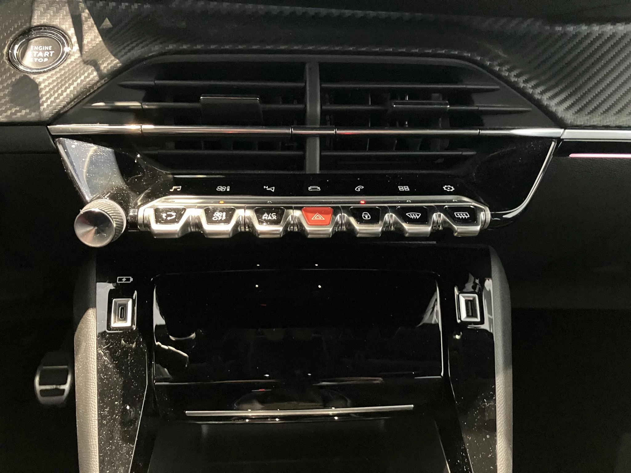 Peugeot-208-image-24