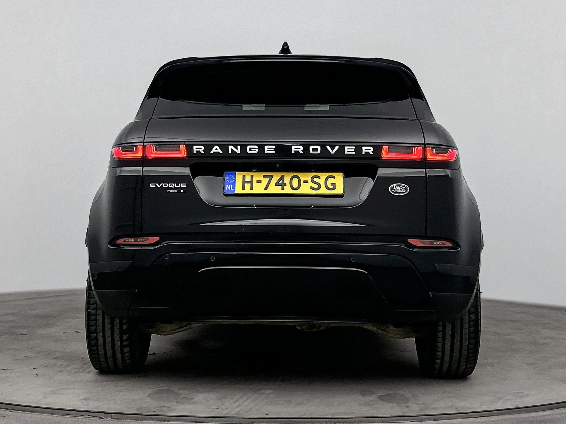 Land Rover-Range Rover Evoque-image-2