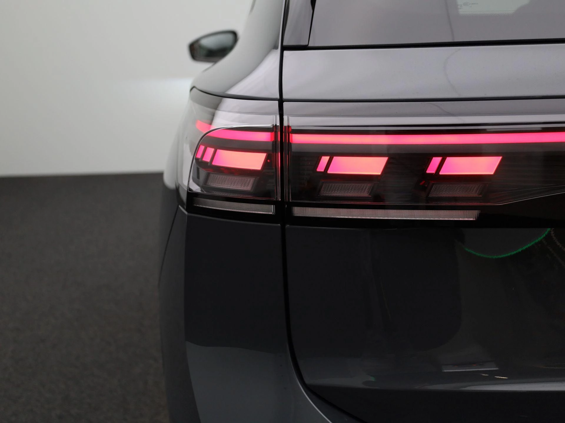 Volkswagen-Tiguan-image-37