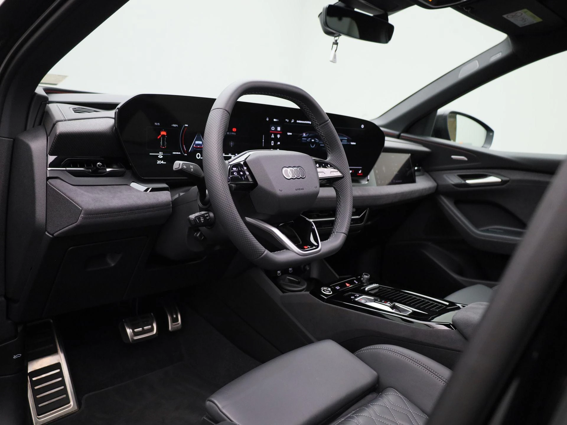 Audi-Q6 e-tron-image-42