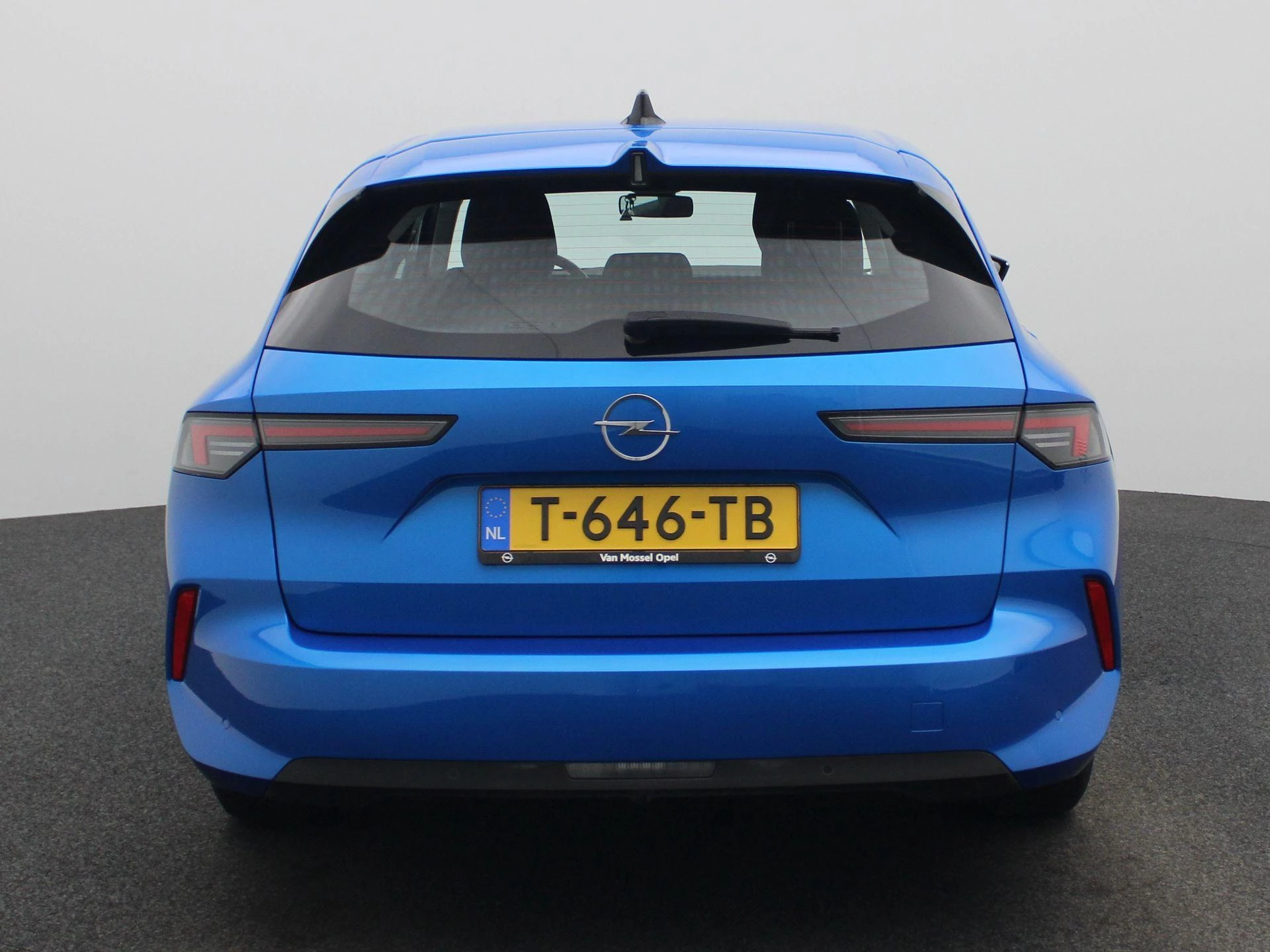 Opel-Astra-image-4
