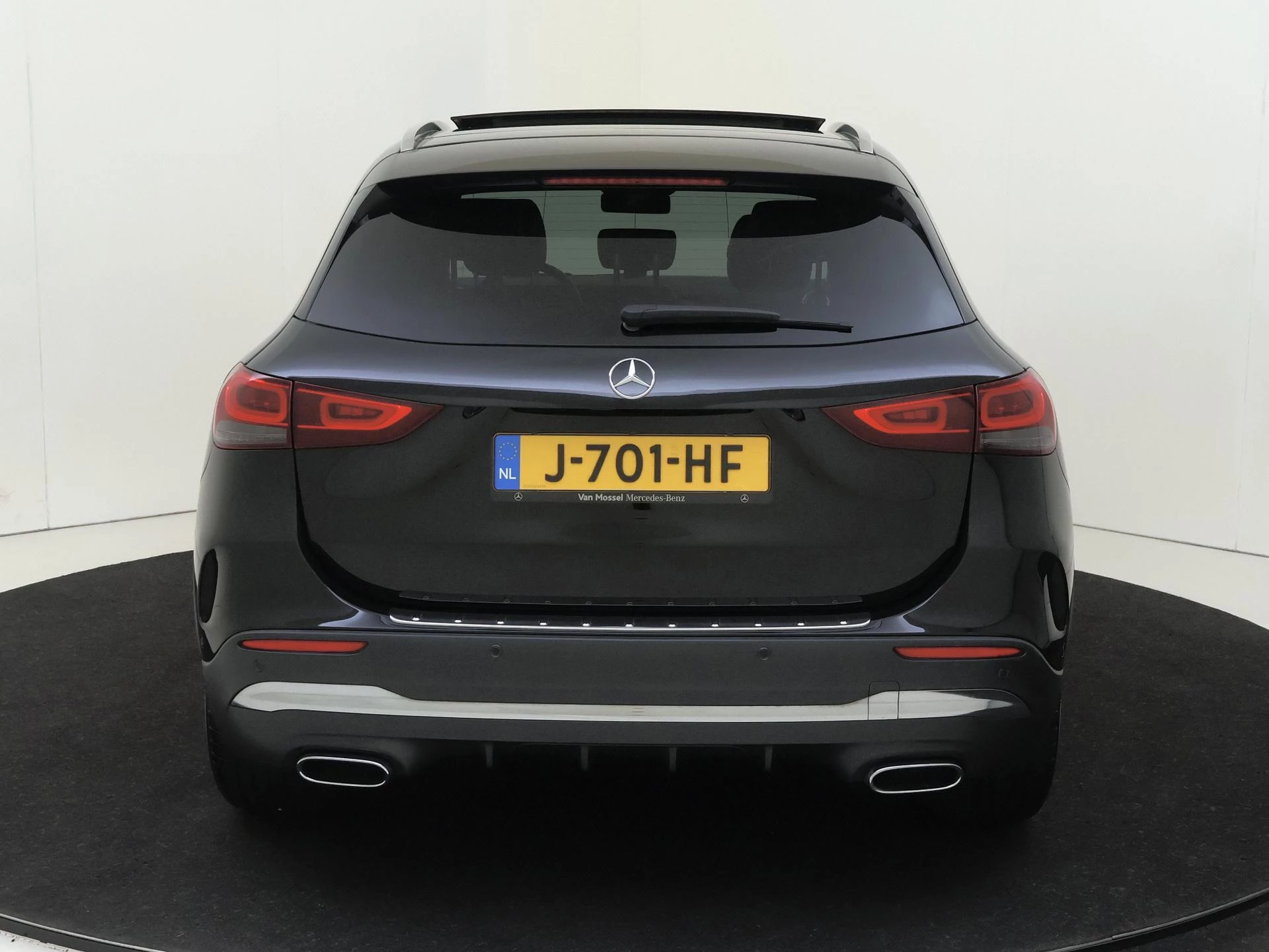 Mercedes-Benz-GLA-image-6