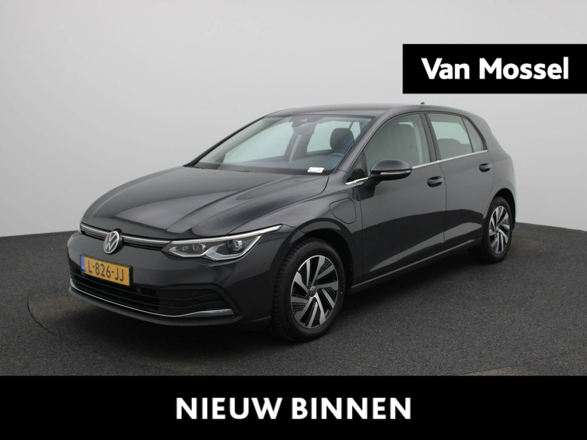 Volkswagen-Golf-image-0