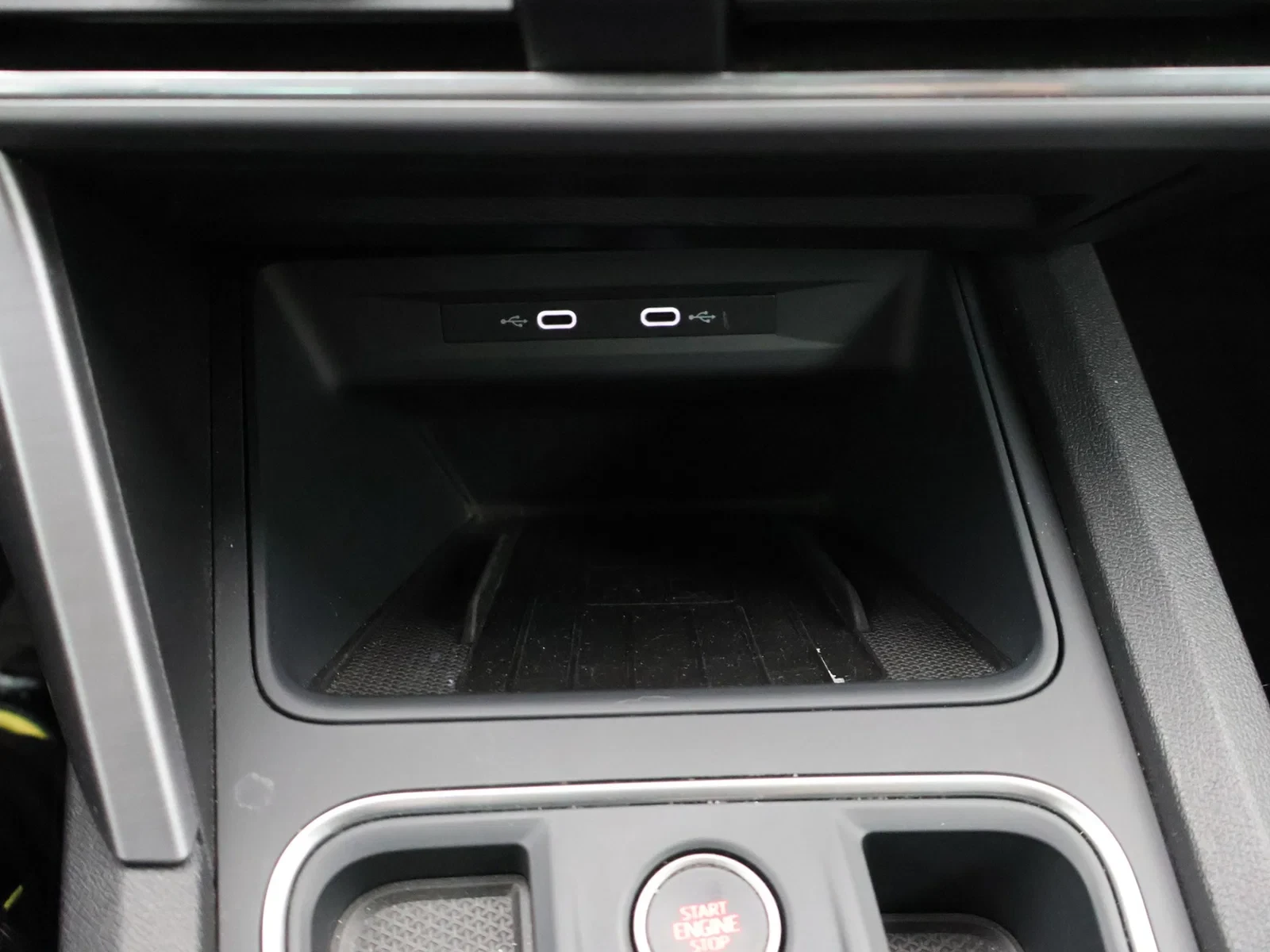 SEAT Leon e-Hybrid (PHEV) 1.4 e-Hybrid PHEV 204PK *AUTOMAAT*LEDER*ALCANTARA*ACC*PDC*VIRTUAL COCKPIT*APP-CONNECT*...*