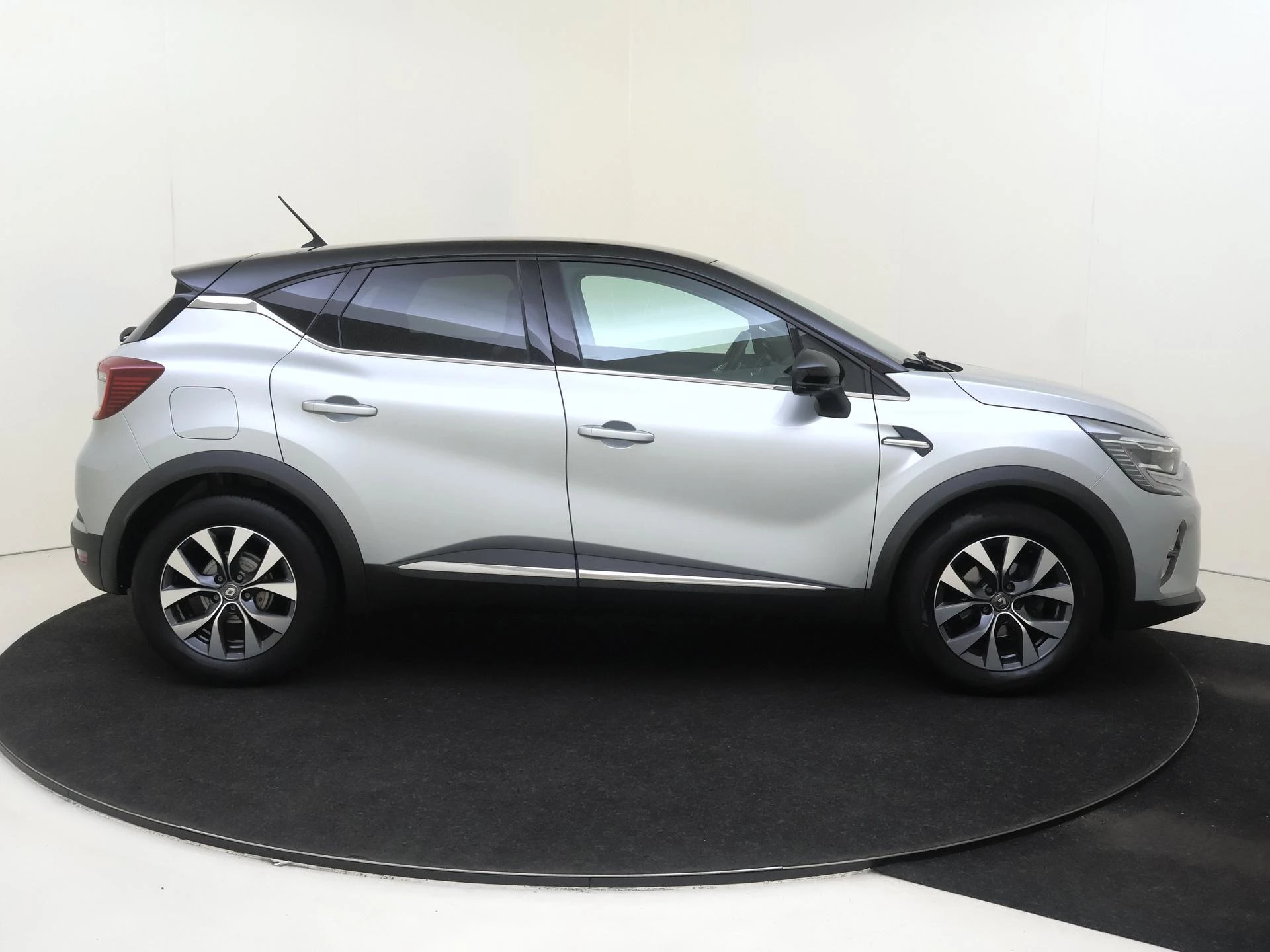 Renault-Captur-image-5