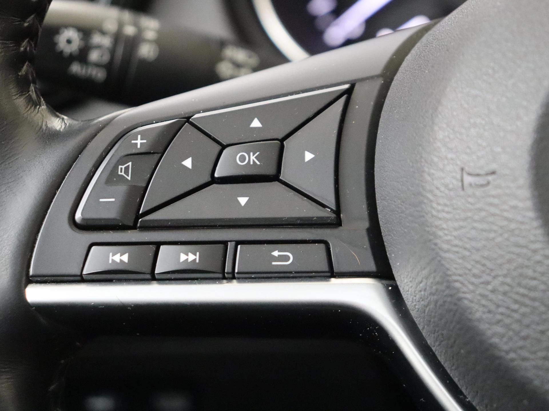Nissan-X-Trail-image-12
