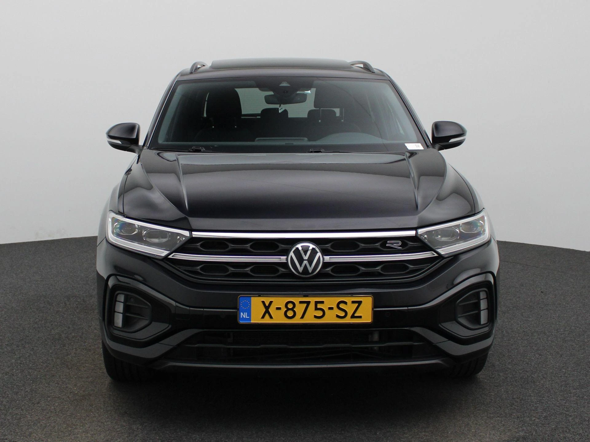 Volkswagen-T-Roc-image-2