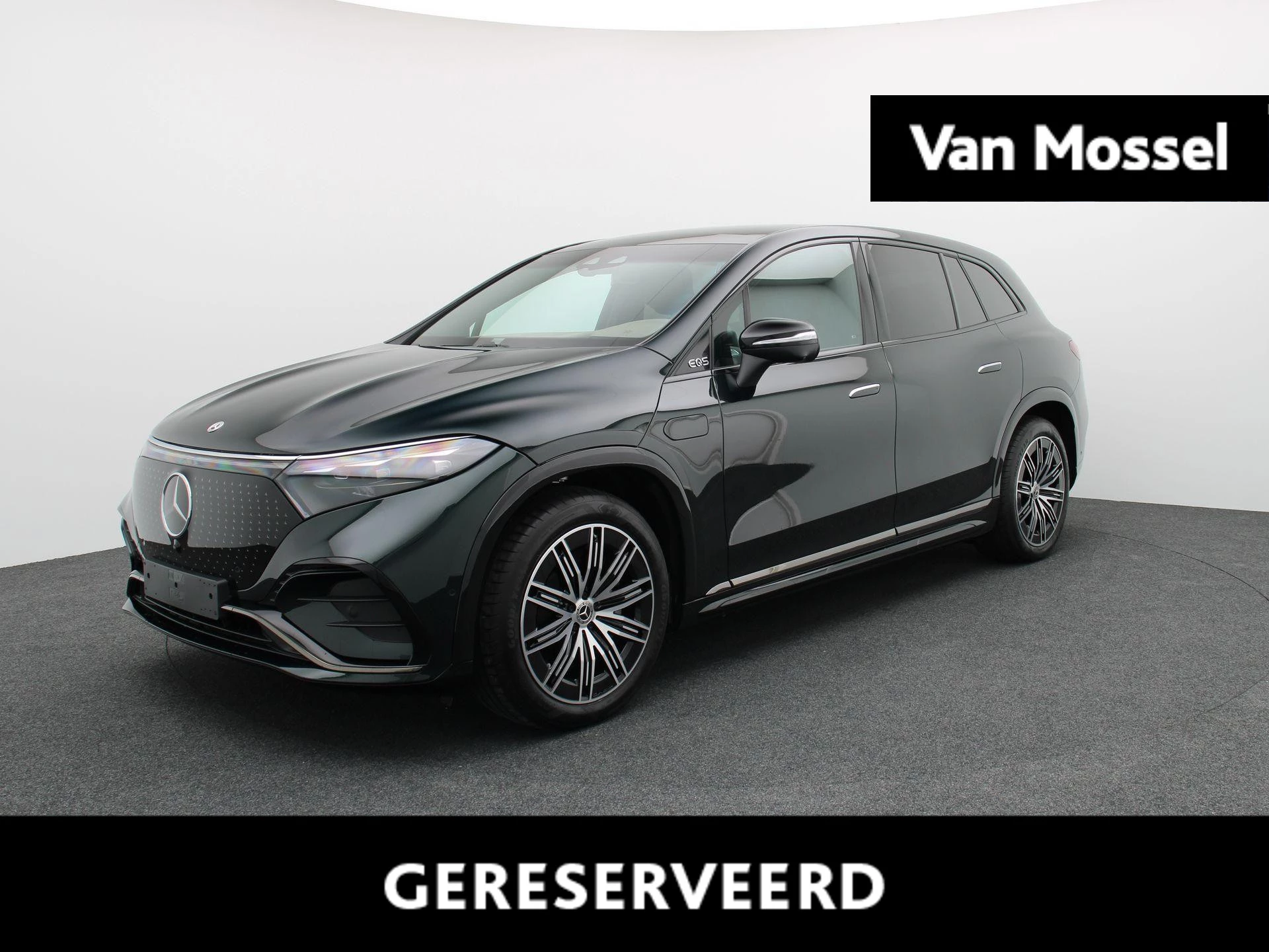 Mercedes-Benz-EQS-image-0