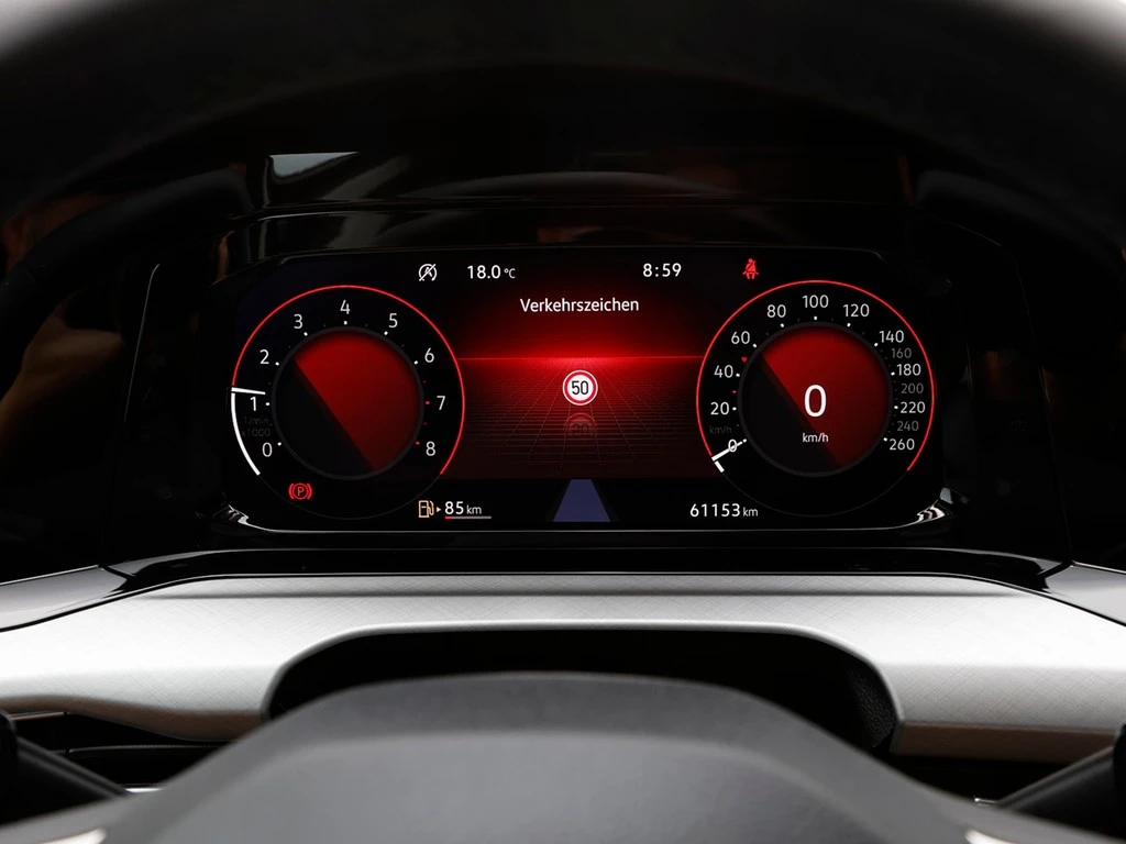Volkswagen-Golf-image-13
