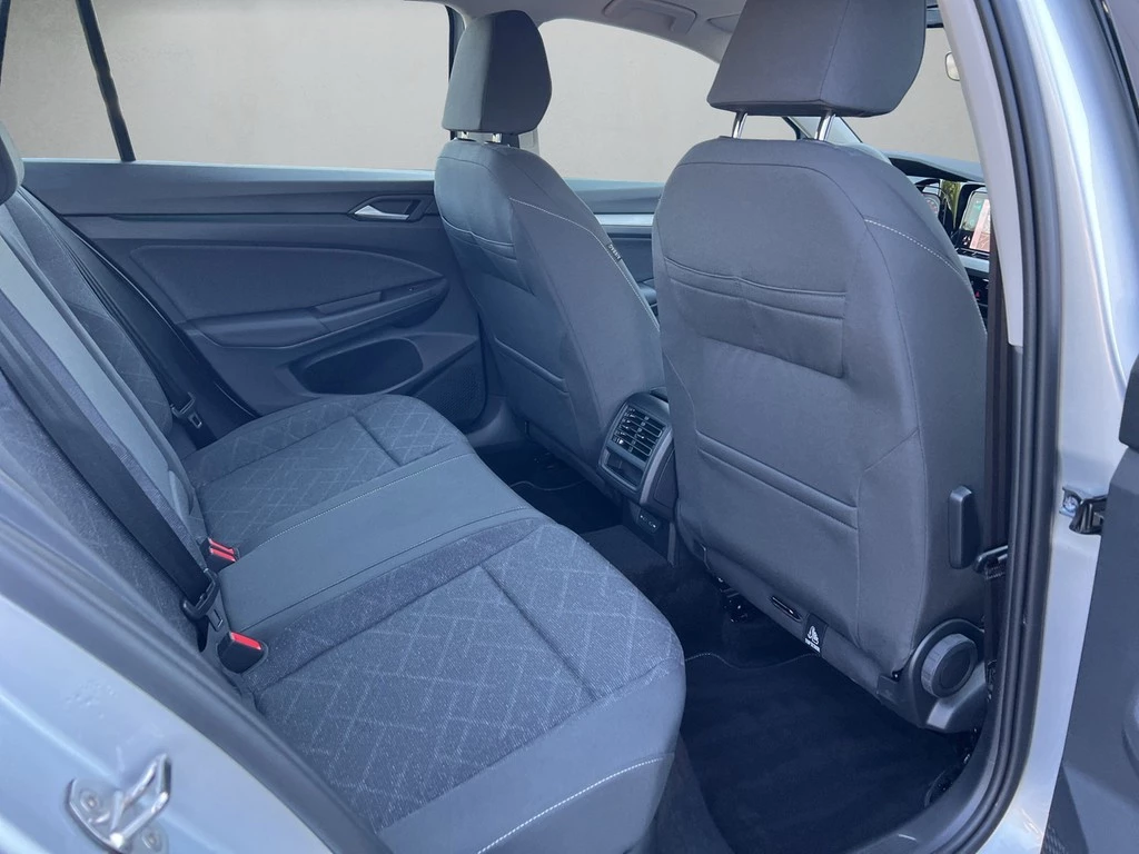Volkswagen Golf VIII Variant 2.0 TDI DSG Life *Navi*APP*