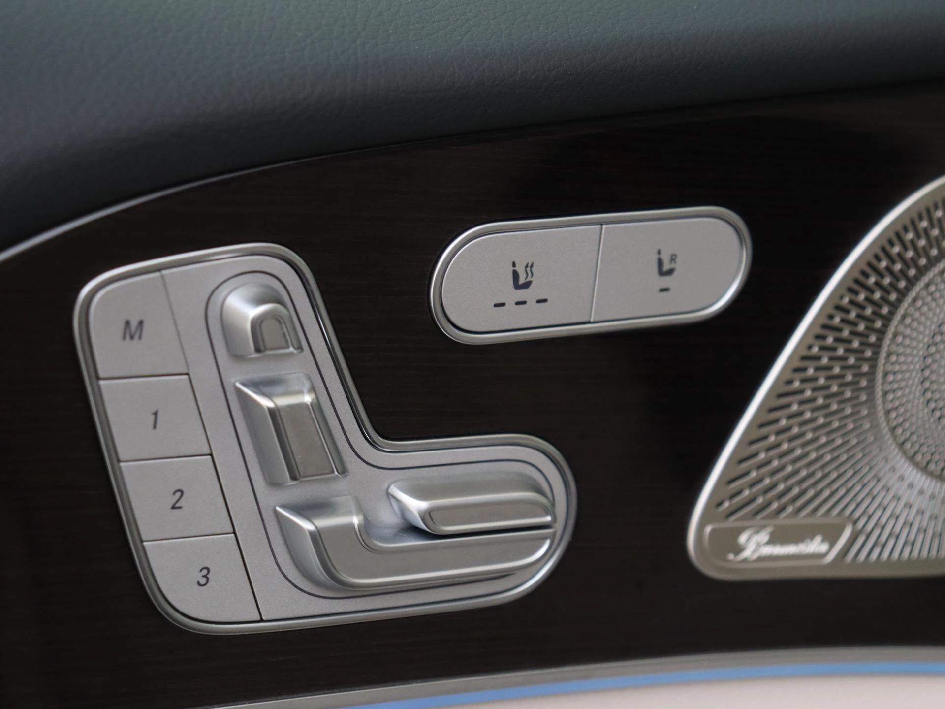 Mercedes-Benz-GLE-image-26