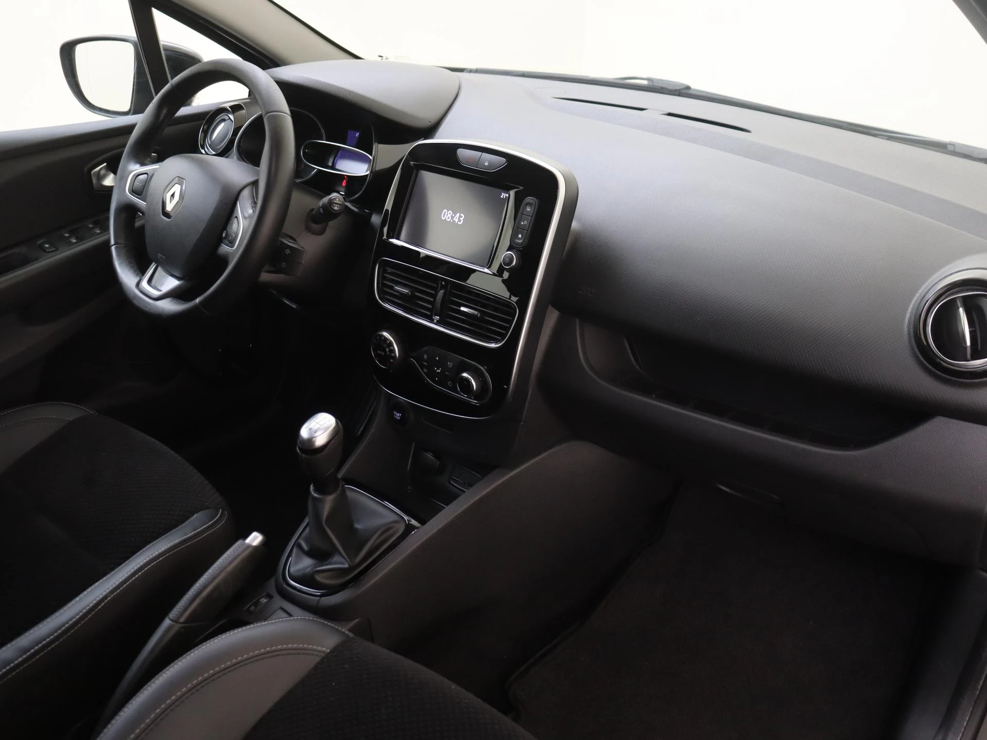 Renault-Clio-image-4