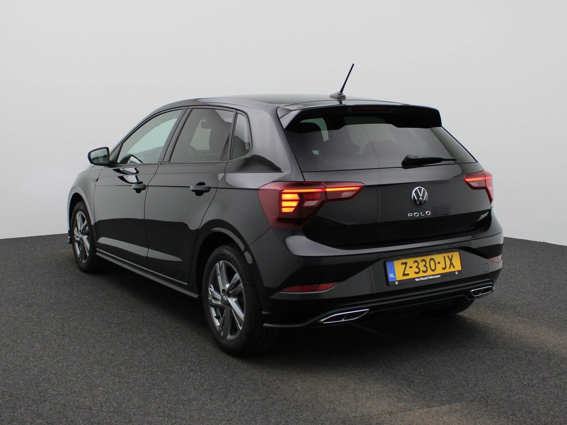 Volkswagen-Polo-image-1